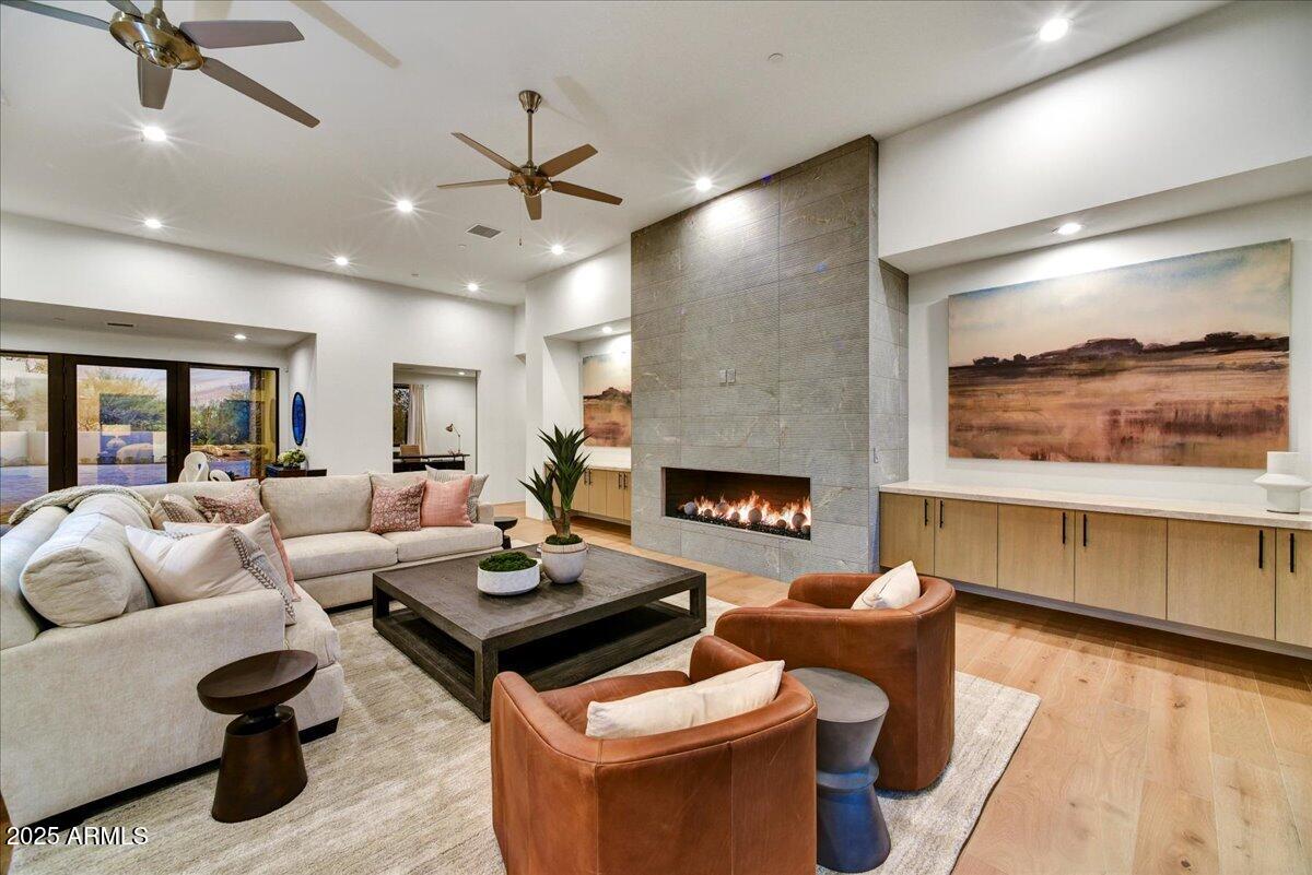 DESERT MOUNTAIN PHASE 1 UNIT 2 LOT 206-335 TR A - Residential