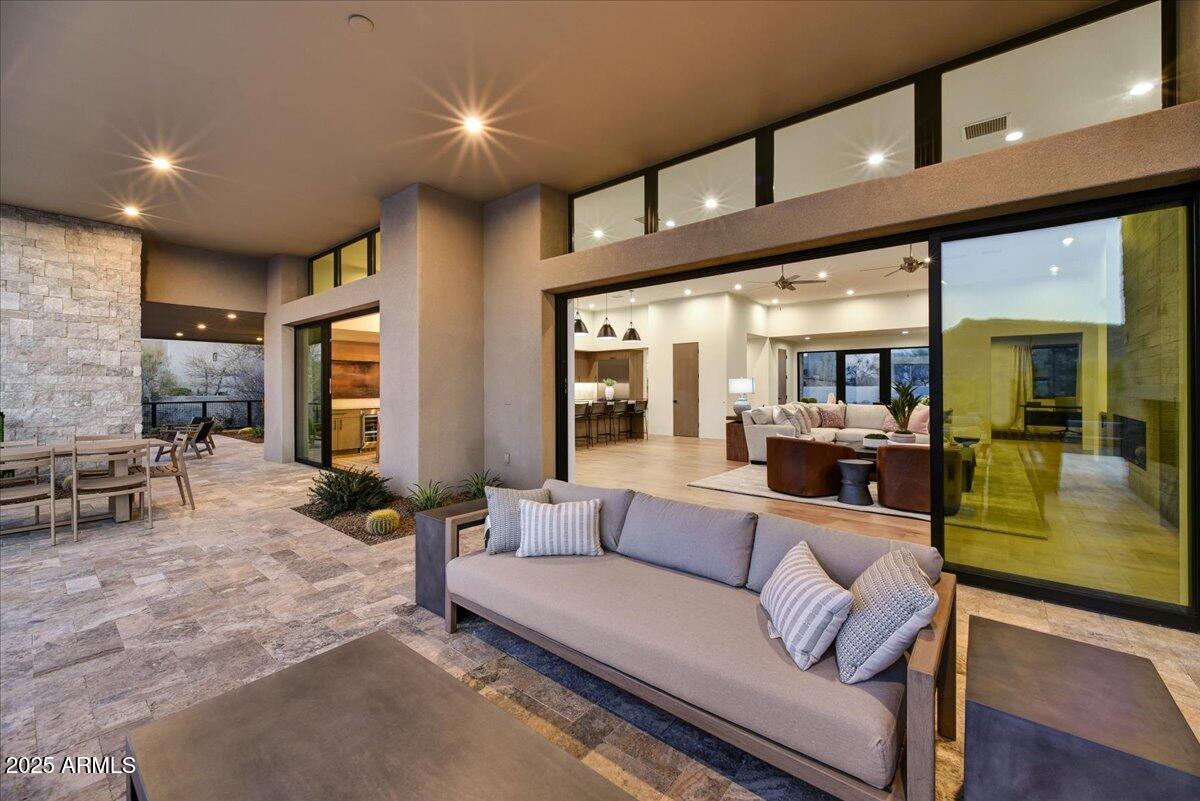 DESERT MOUNTAIN PHASE 1 UNIT 2 LOT 206-335 TR A - Residential
