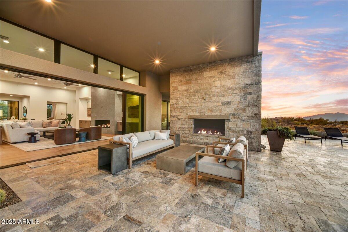 DESERT MOUNTAIN PHASE 1 UNIT 2 LOT 206-335 TR A - Residential
