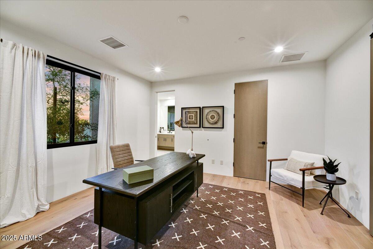 DESERT MOUNTAIN PHASE 1 UNIT 2 LOT 206-335 TR A - Residential