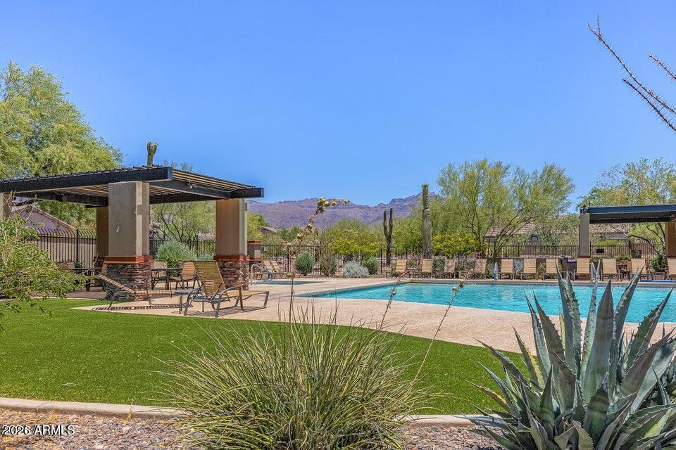 SUPERSTITION FOOTHILLS - Residential
