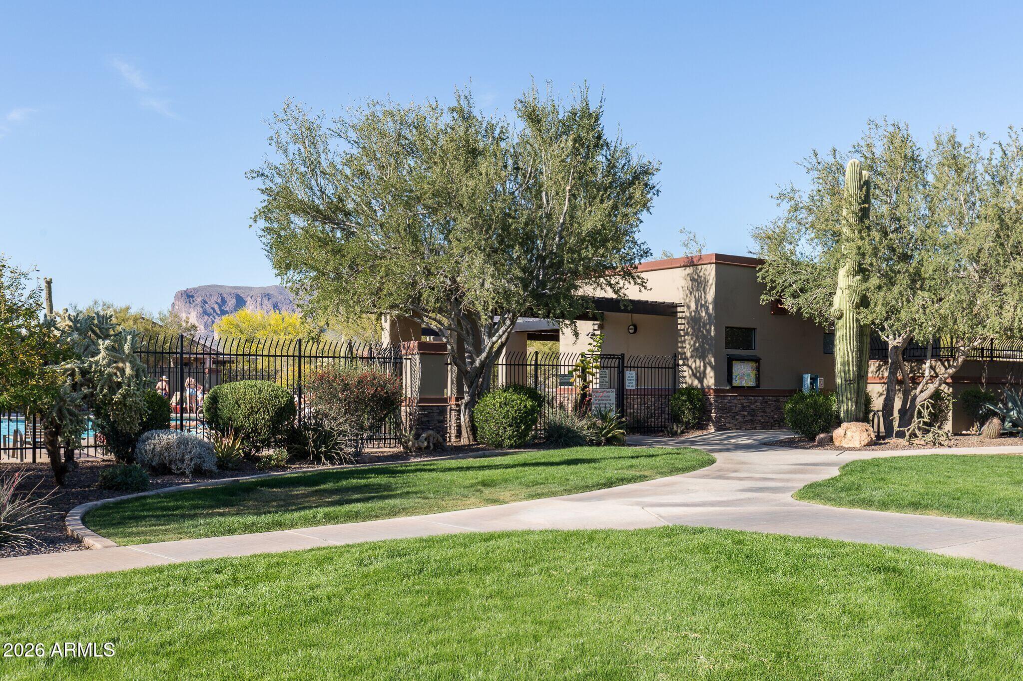 SUPERSTITION FOOTHILLS - Residential
