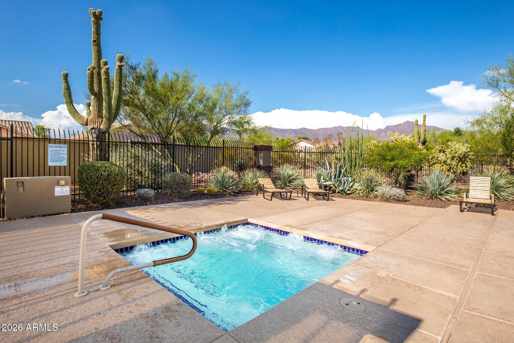SUPERSTITION FOOTHILLS - Residential