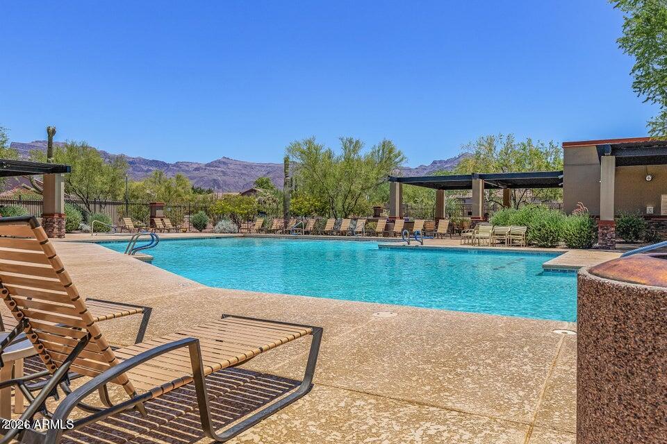 SUPERSTITION FOOTHILLS - Residential