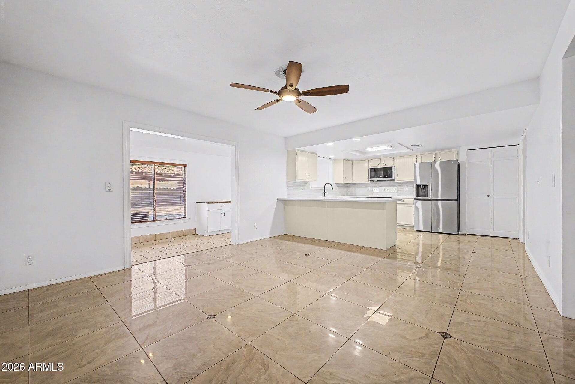 SHADOW MOUNTAIN UNIT 1 - Residential