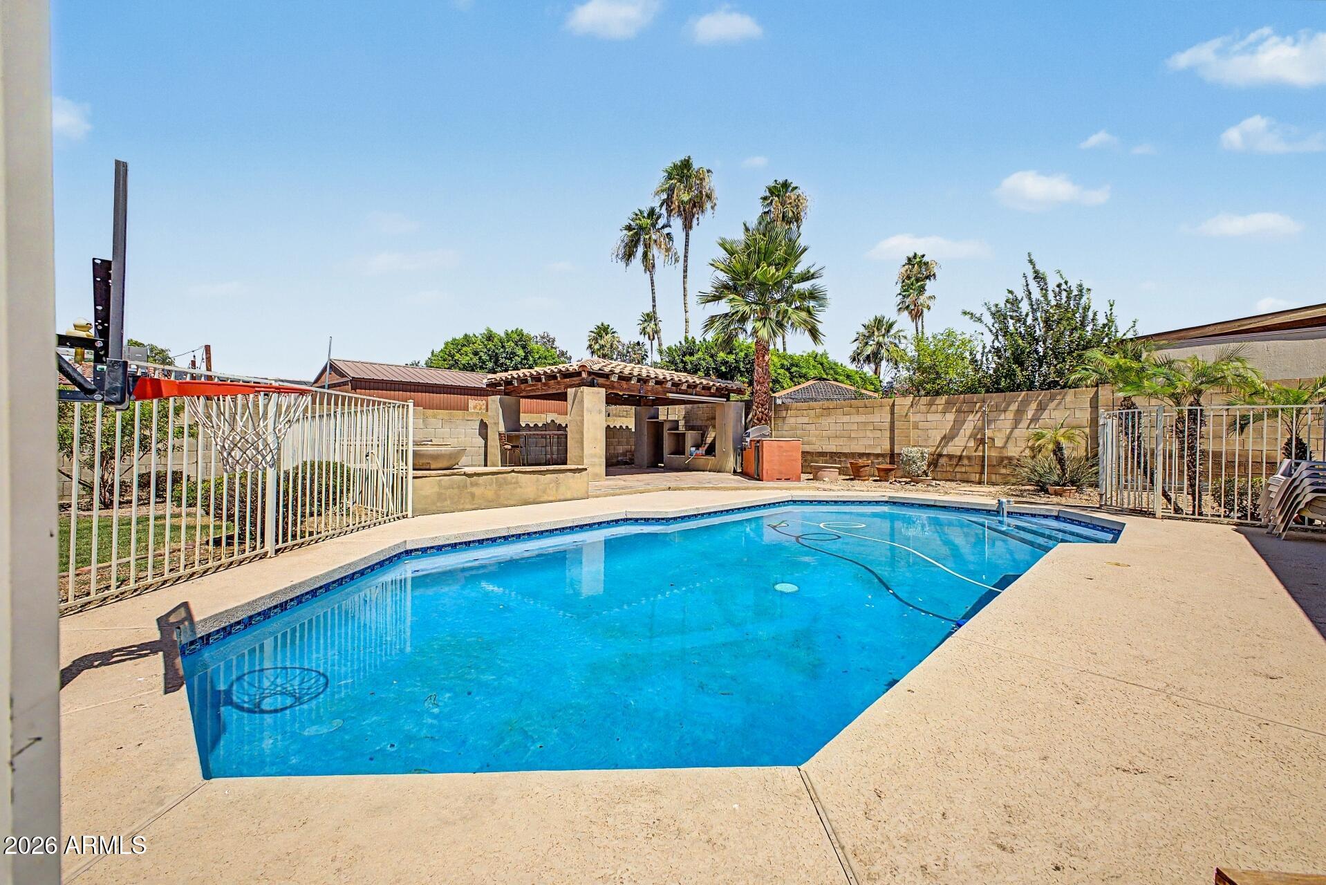 SHADOW MOUNTAIN UNIT 1 - Residential