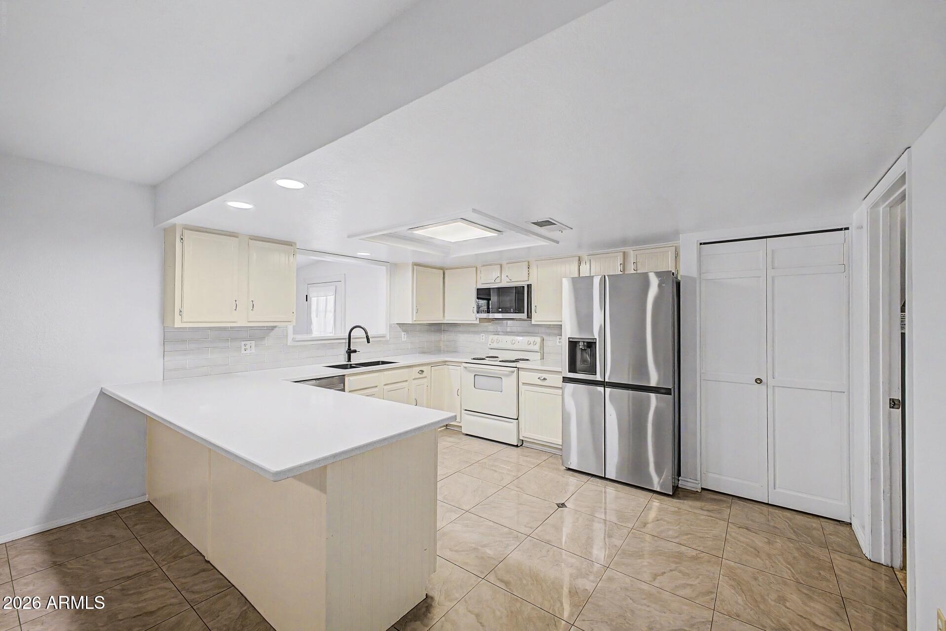 SHADOW MOUNTAIN UNIT 1 - Residential