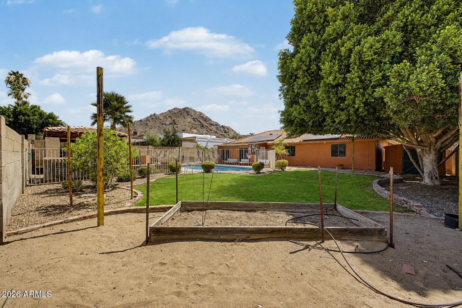 SHADOW MOUNTAIN UNIT 1 - Residential