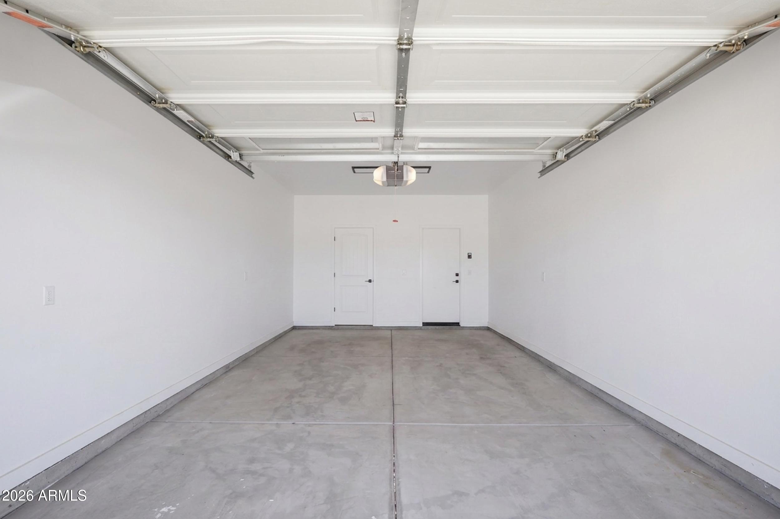 AMD ARIZONA CITY TRACT I - Residential Income