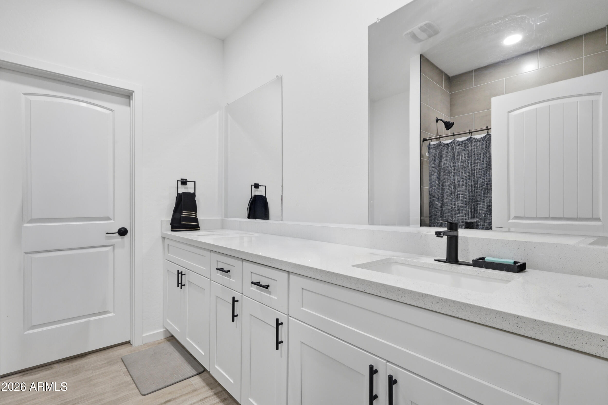 AMD ARIZONA CITY TRACT I - Residential Income