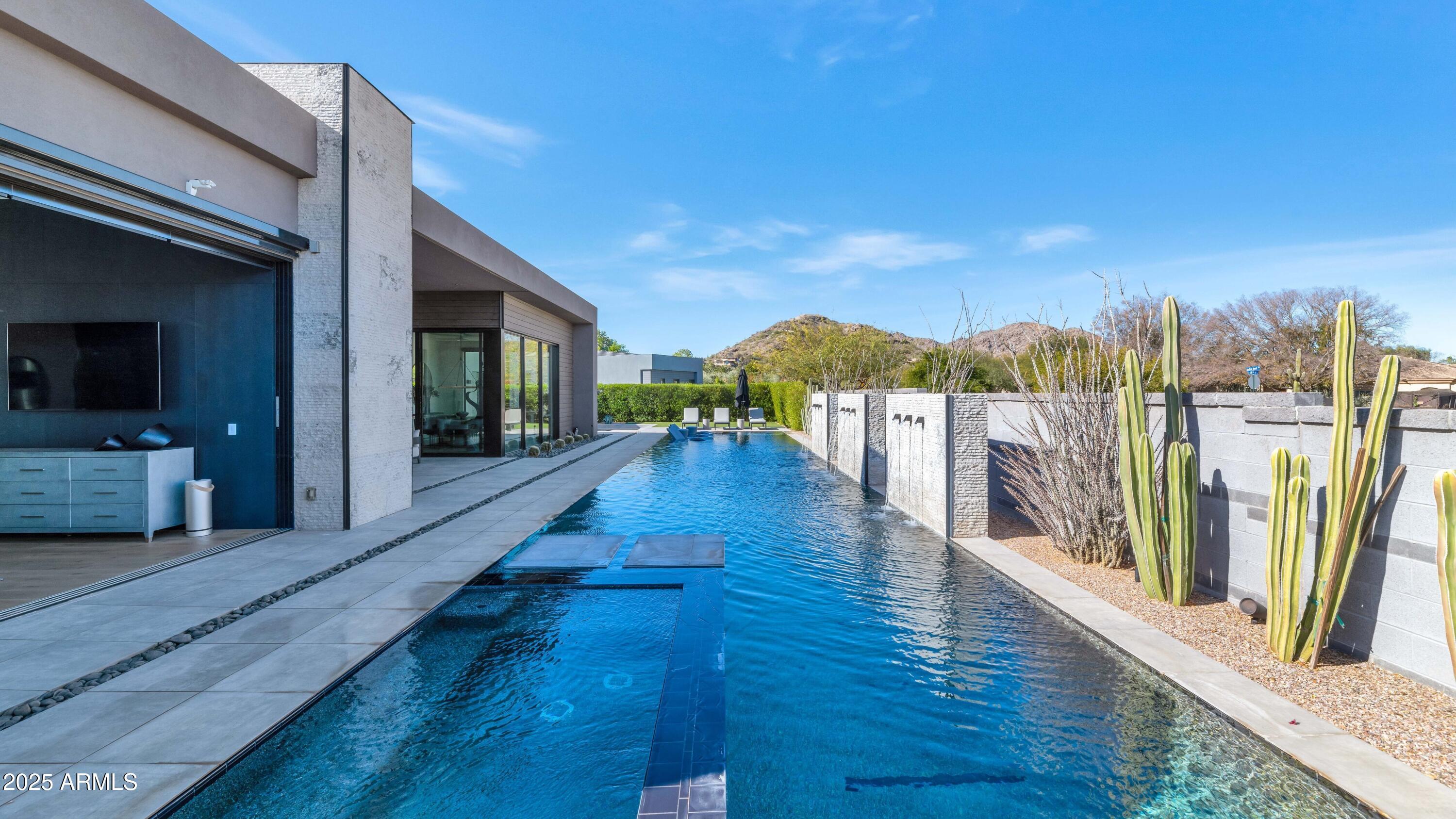 RITZ-CARLTON PARCEL B - Residential