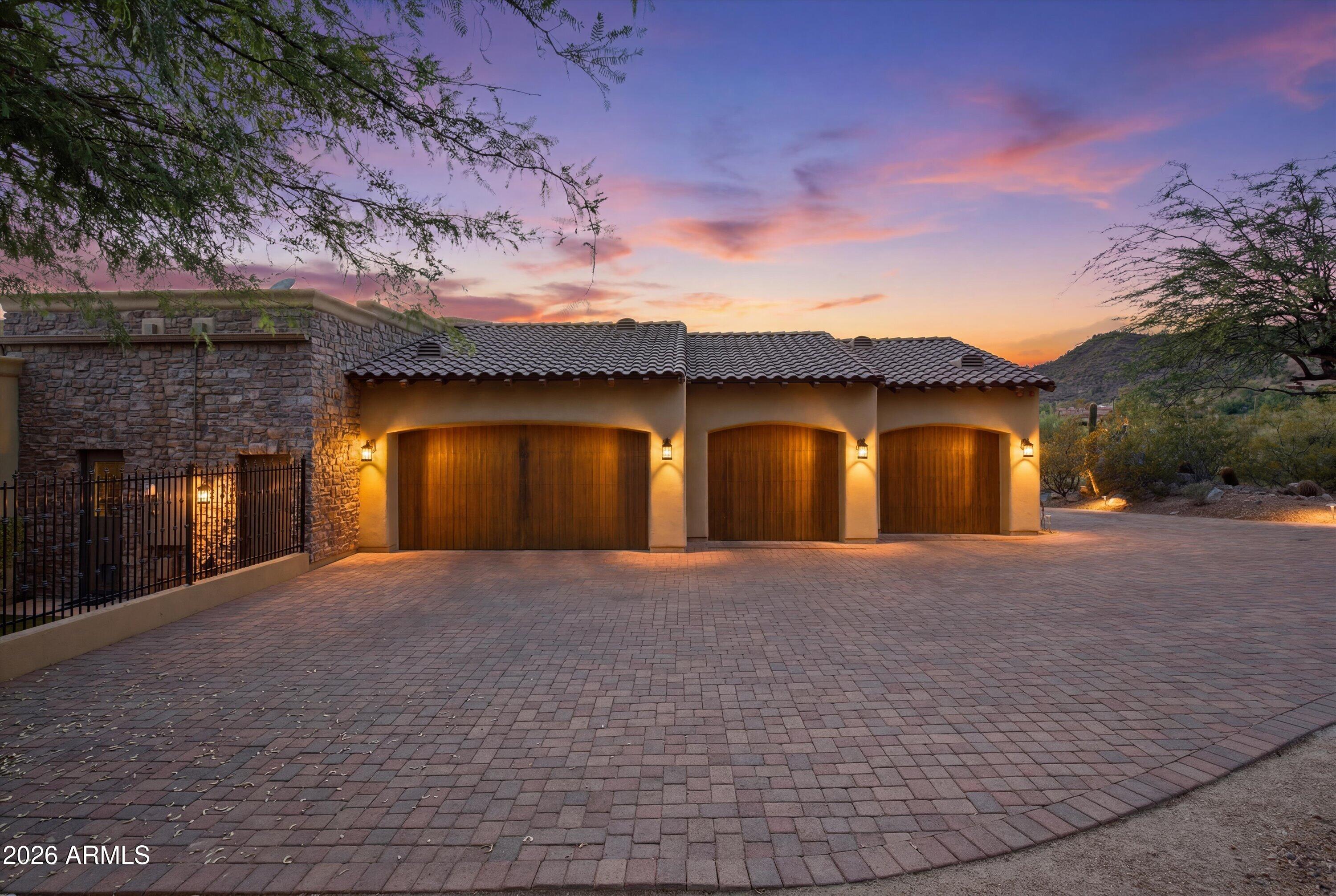DIAMOND POINT AT LAS SENDAS MOUNTAIN - Residential