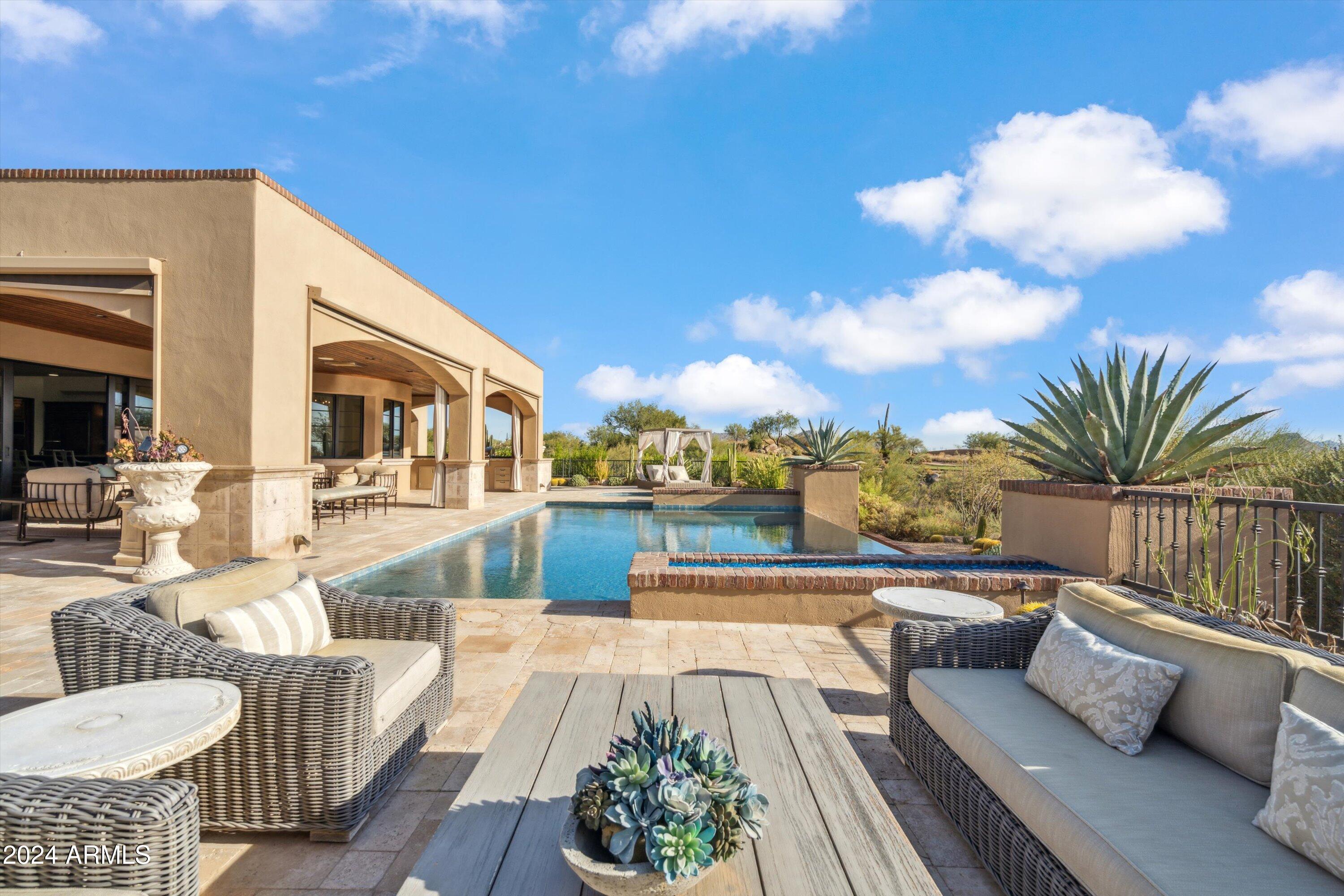 MIRABEL CLUB - Residential