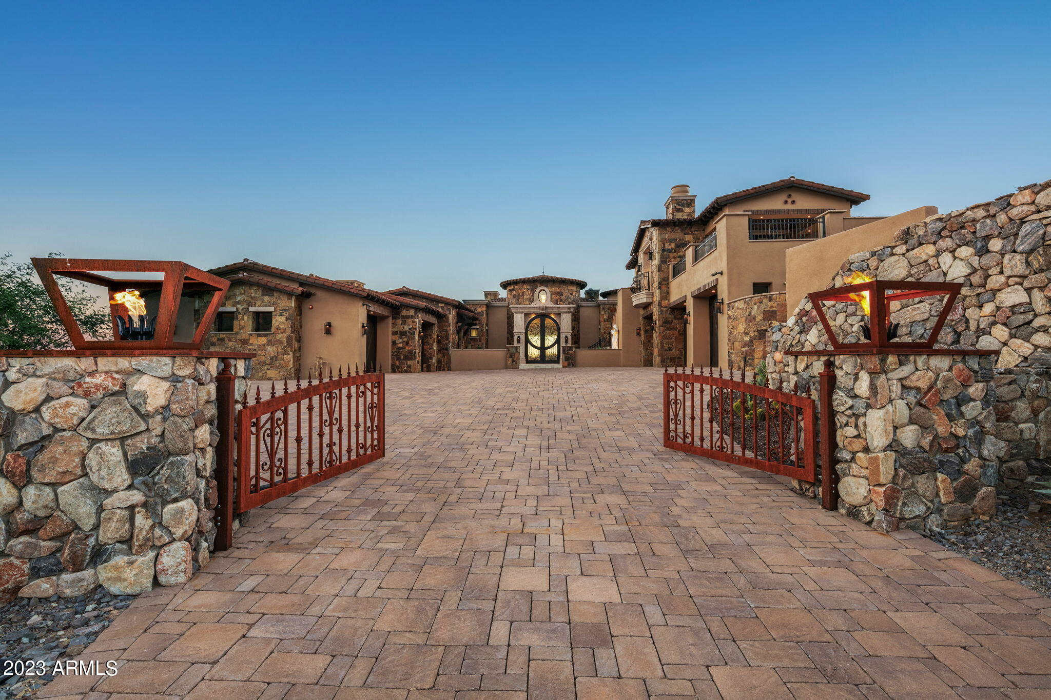 DESERT MOUNTAIN - Residential