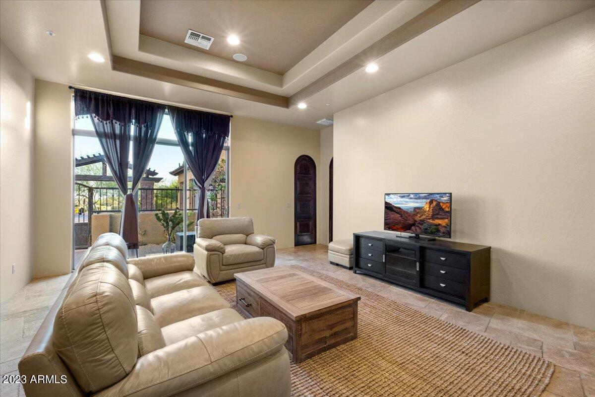SAGUARO ESTATES - Residential