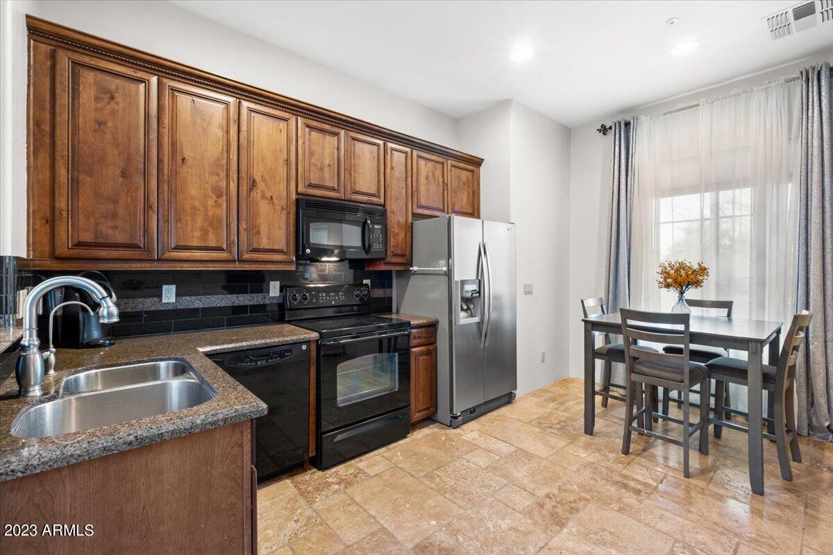 SAGUARO ESTATES - Residential