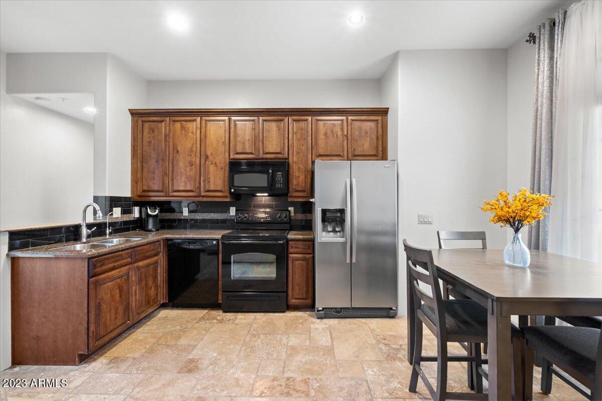 SAGUARO ESTATES - Residential
