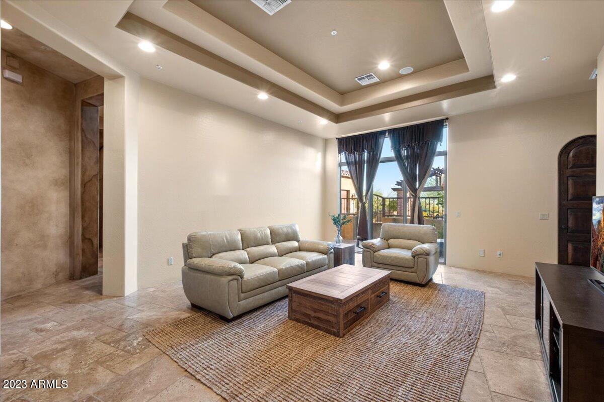 SAGUARO ESTATES - Residential