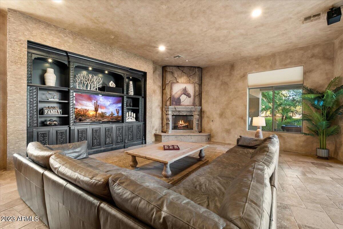 SAGUARO ESTATES - Residential