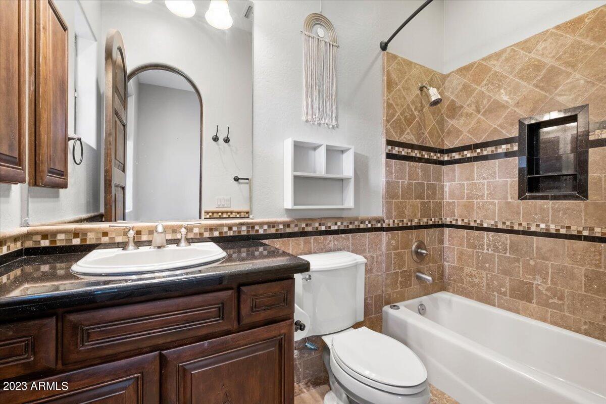 SAGUARO ESTATES - Residential