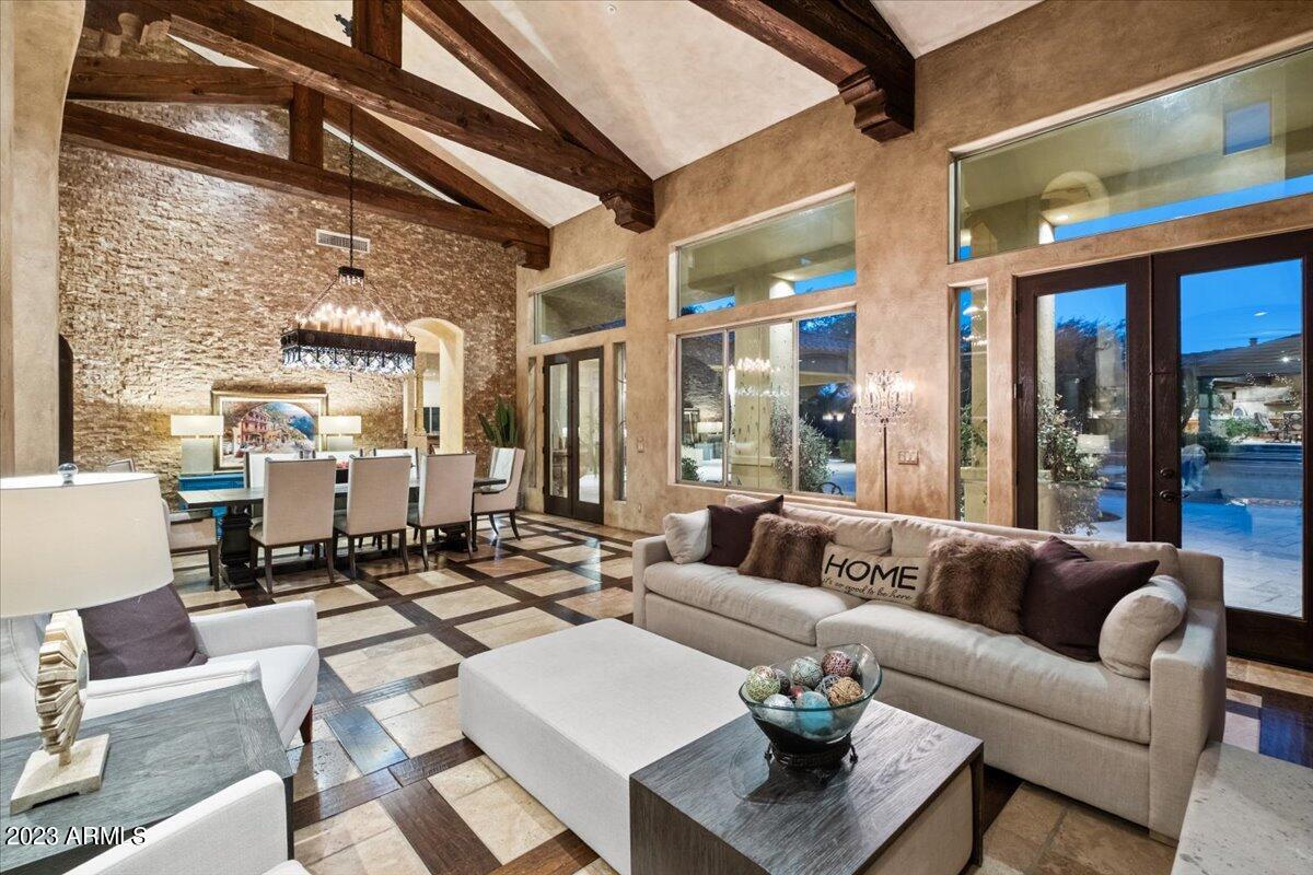 SAGUARO ESTATES - Residential