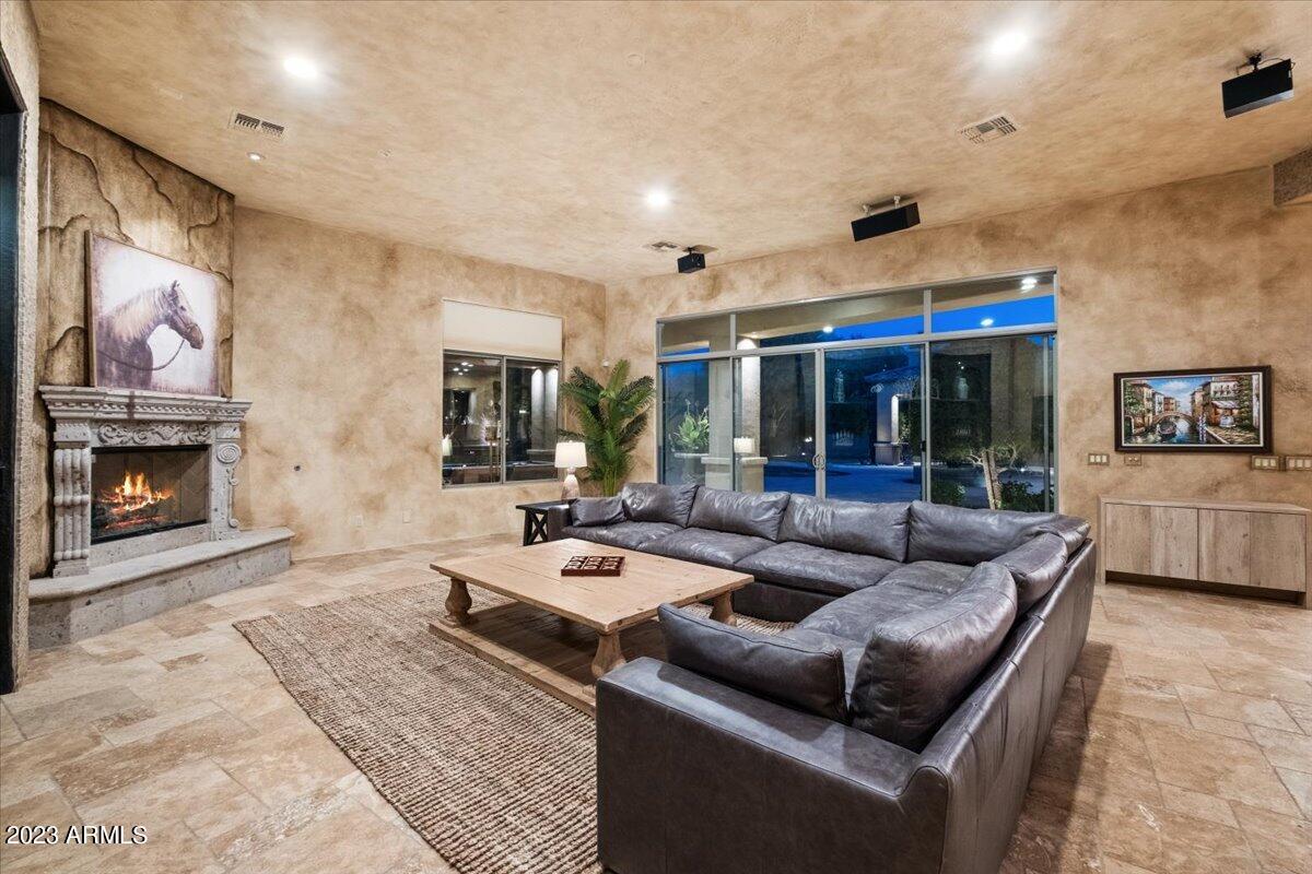 SAGUARO ESTATES - Residential