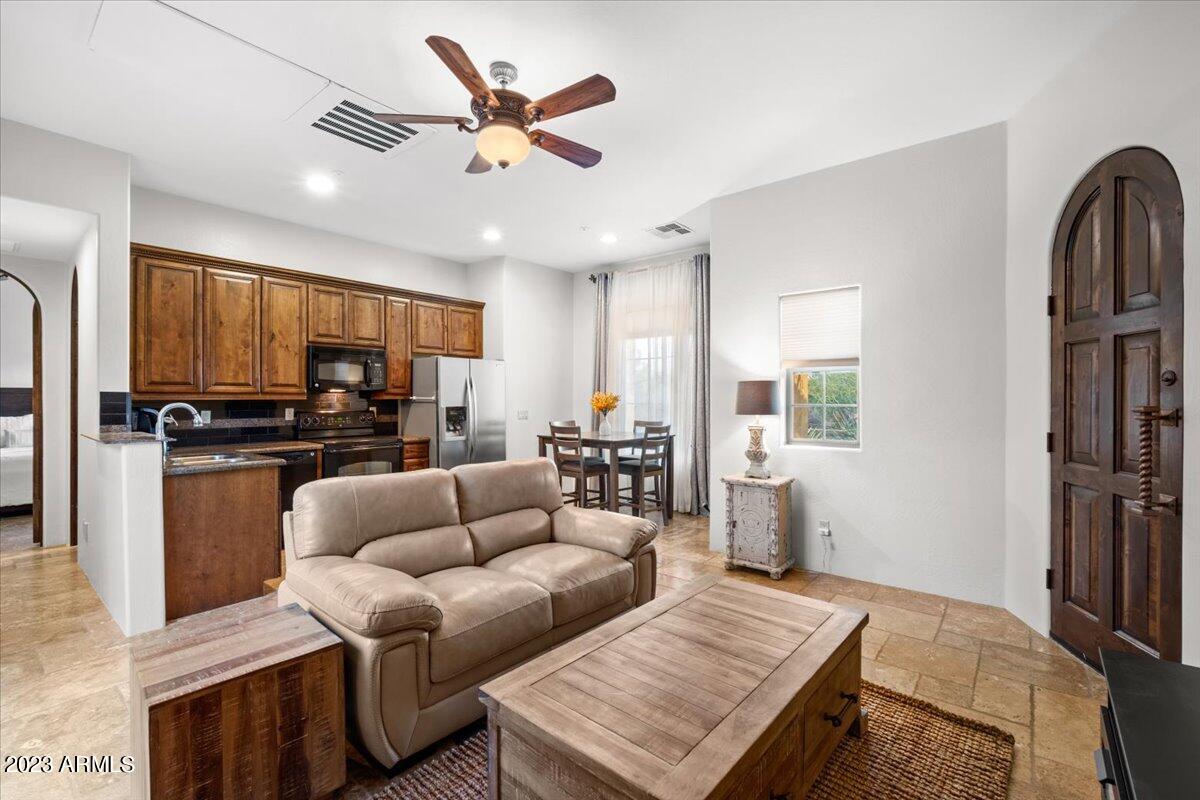 SAGUARO ESTATES - Residential