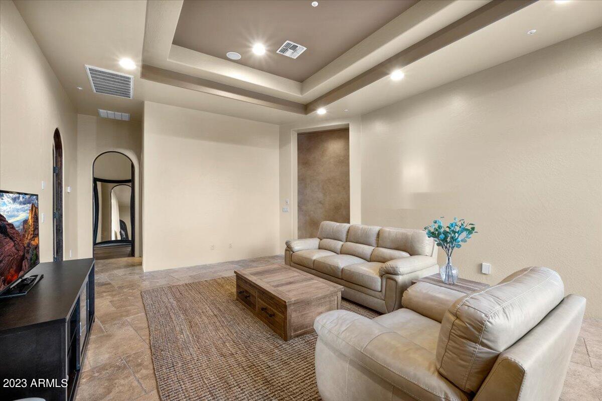 SAGUARO ESTATES - Residential