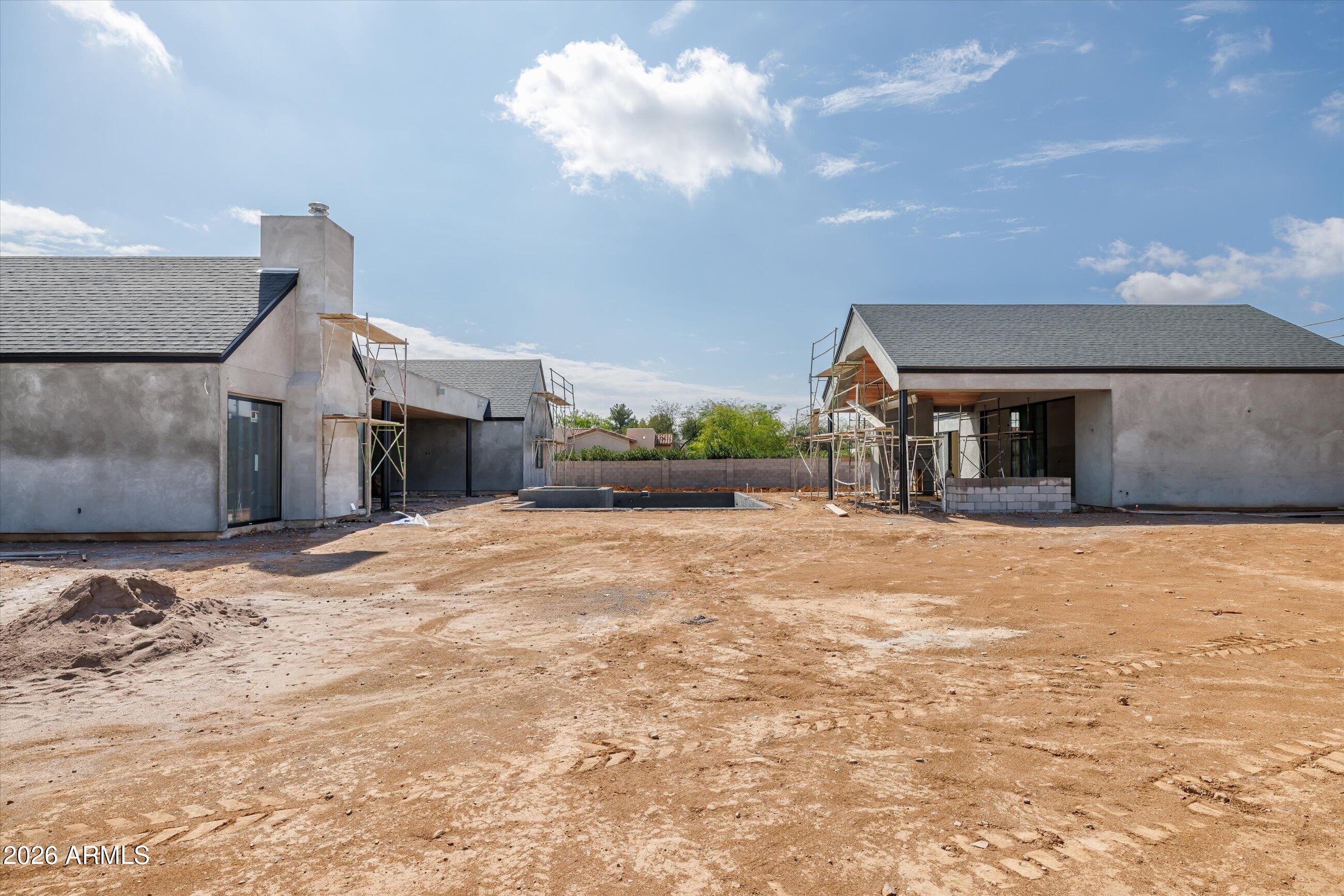 PARADISE VALLEY RANCHOS 2 - Residential