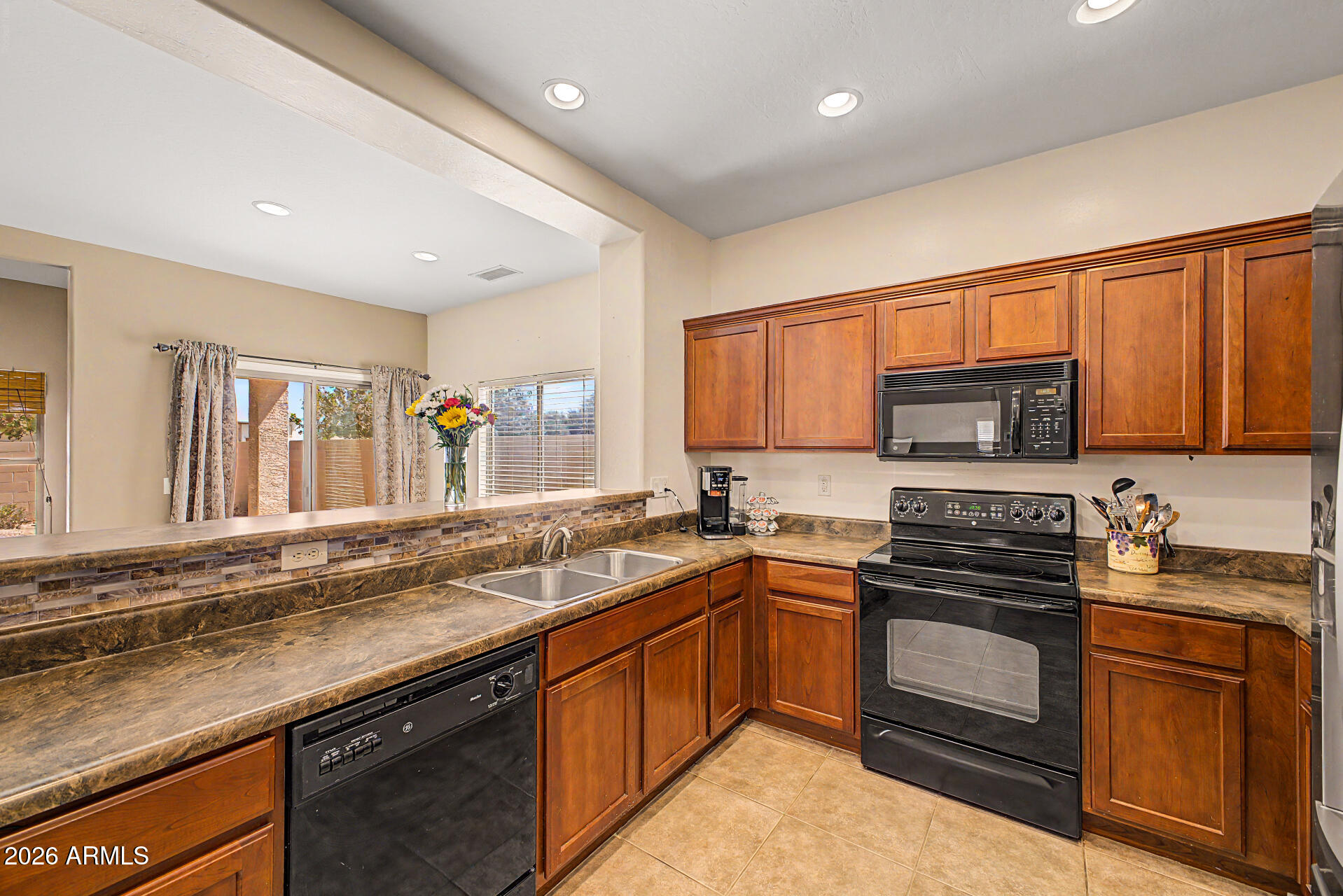 SKYLINE RANCH - Residential