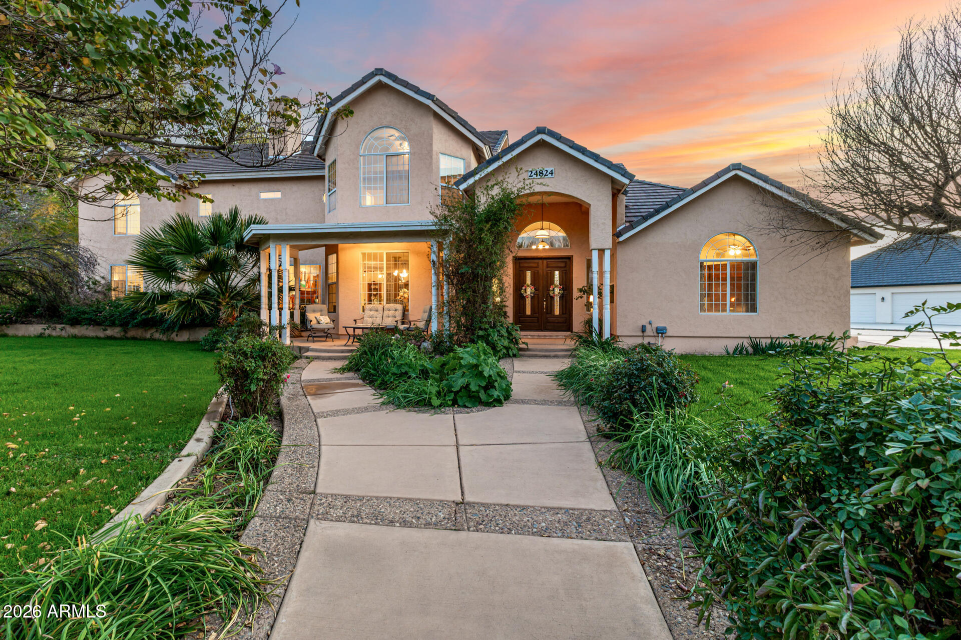 RARE 2 acre home w/ NO HOA and a basement on a county island. Featuring a one of a kind spiral staircase, grand windows, two spacious laundry rooms, and an attached casita studio.
Large kitchen includes custom cabinets, bar seating, a large island and a walk in pantry. Enjoy built in surround sound speakers in the master bedroom, main living areas and backyard.
Upstairs, a spacious master suite w/ a walk out balcony, walk in closet and views of the Superstition mountains.
Located w/in 10 minutes of QC marketplace and right off the Queen Creek wash trail for all your biking or walking needs. Enjoy the outside with mature landscapes, a sport court, private swimming pool, and a flood-irrigated,
fenced-in pasture with plenty of room for horses
