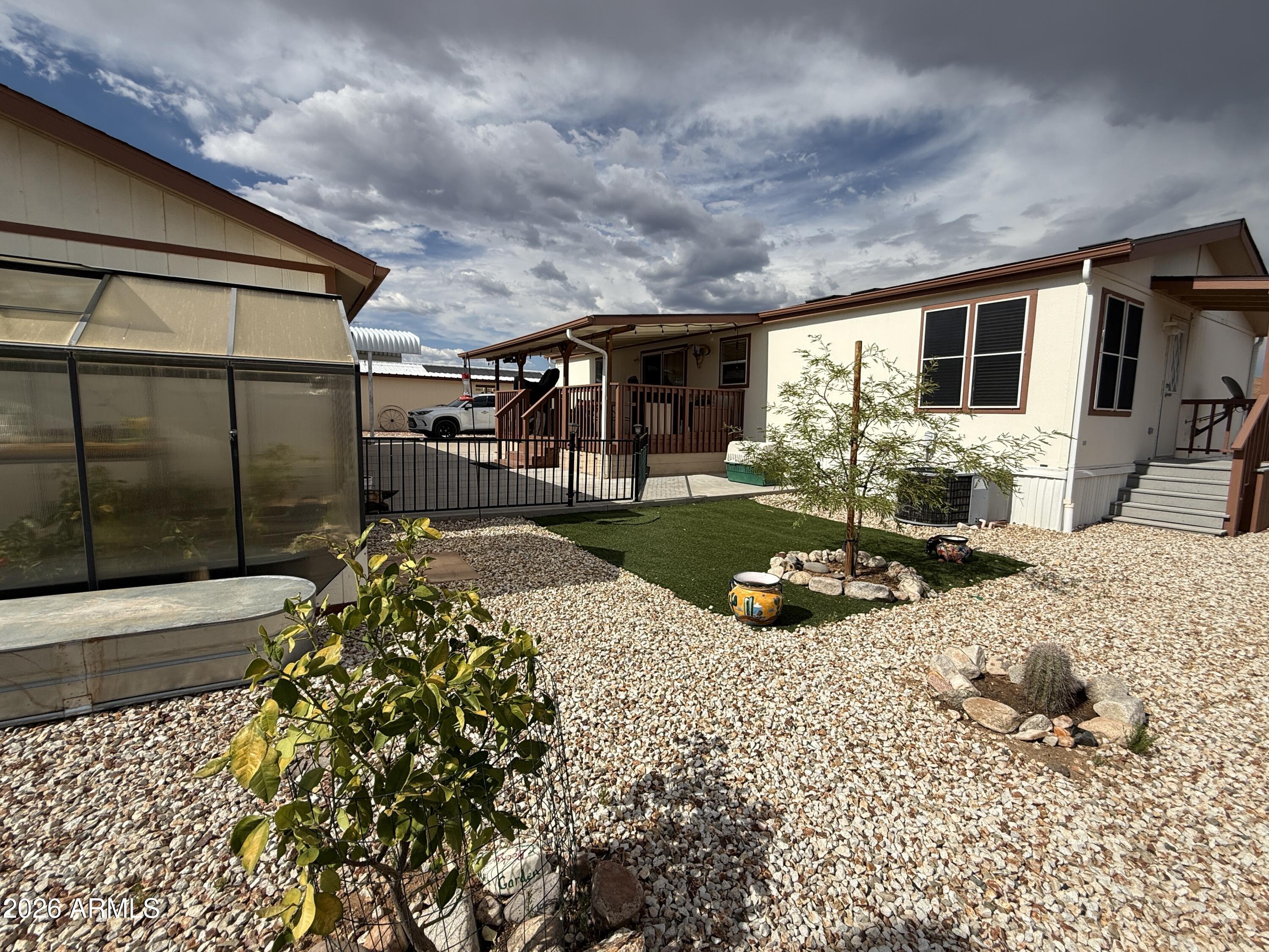 ESCAPEES AT NORTH RANCH - Residential