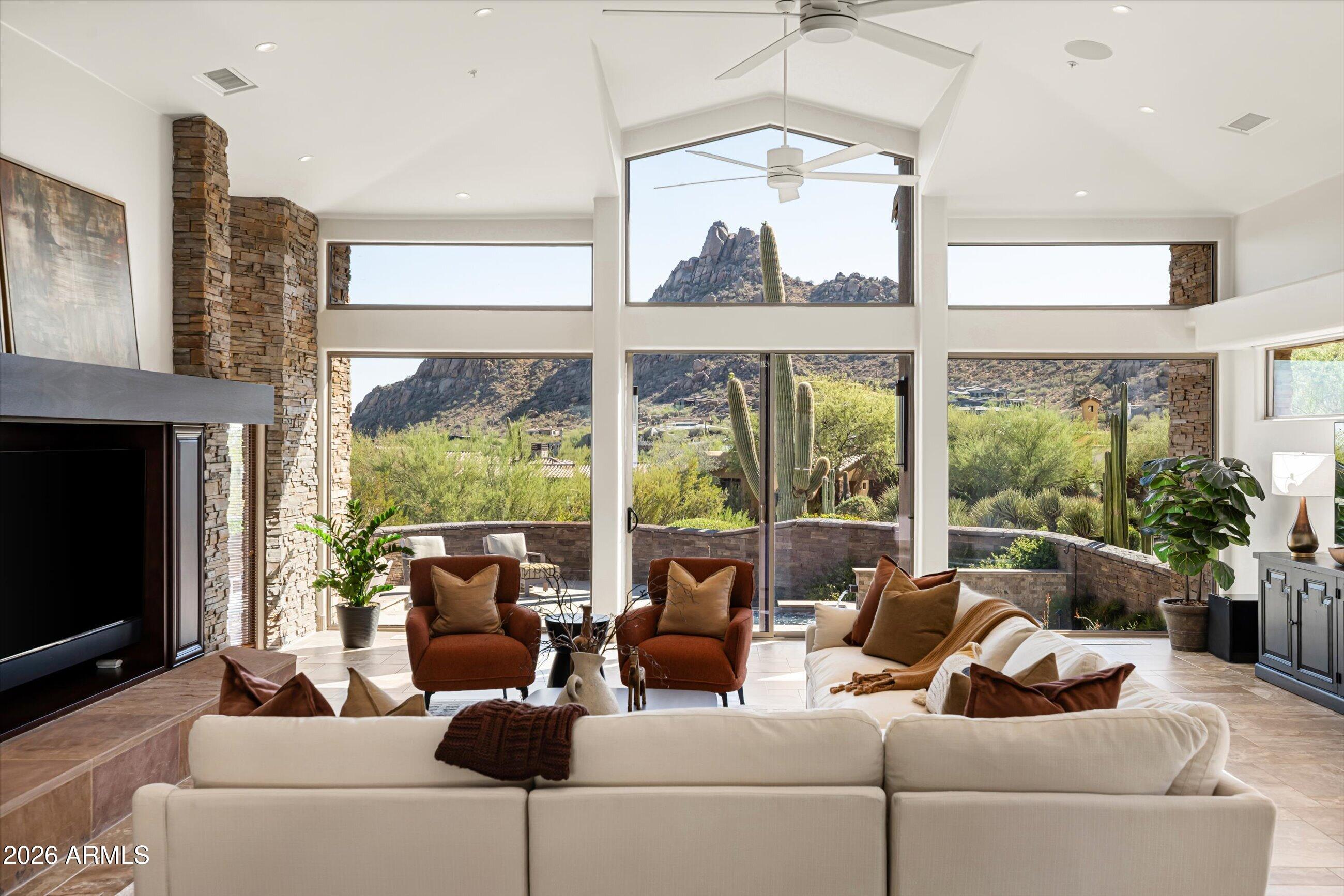 ESTANCIA - Residential