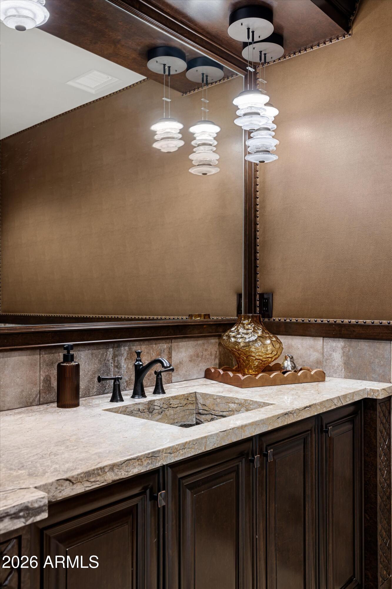 ESTANCIA - Residential