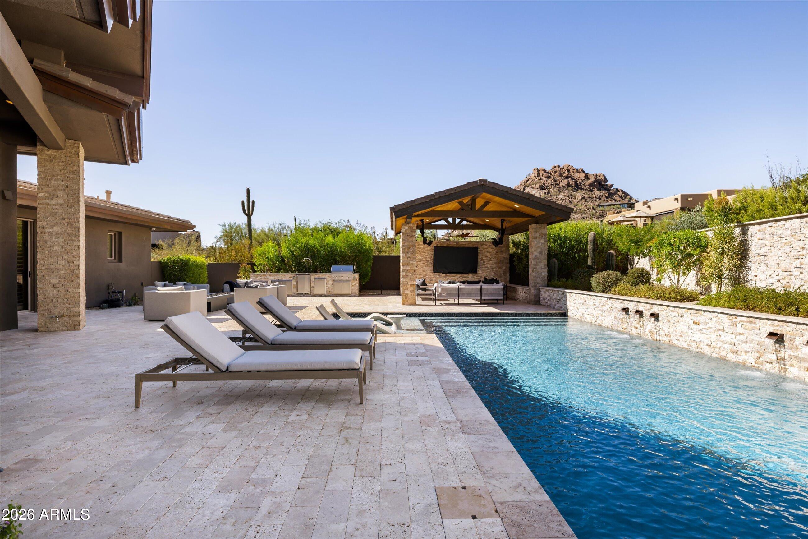 ESTANCIA - Residential