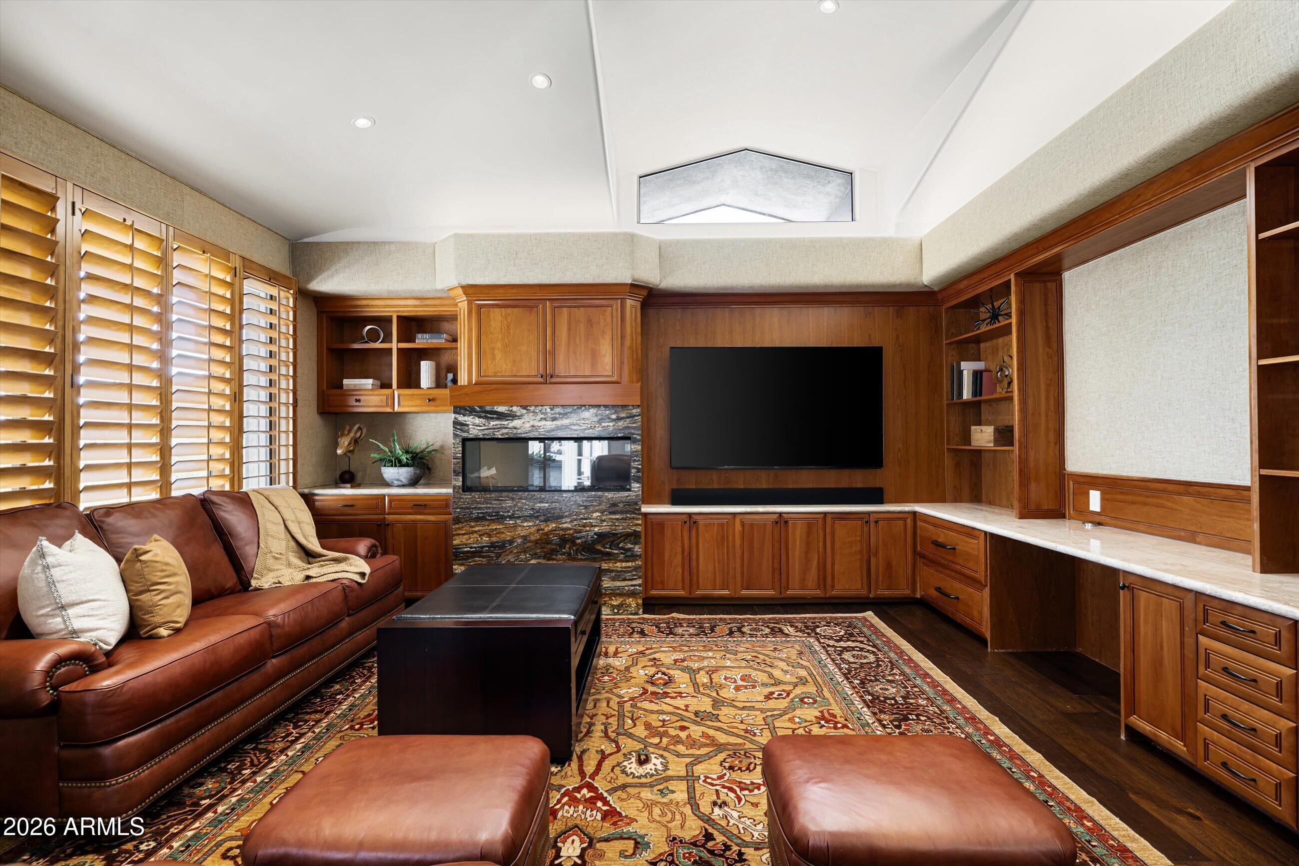 ESTANCIA - Residential