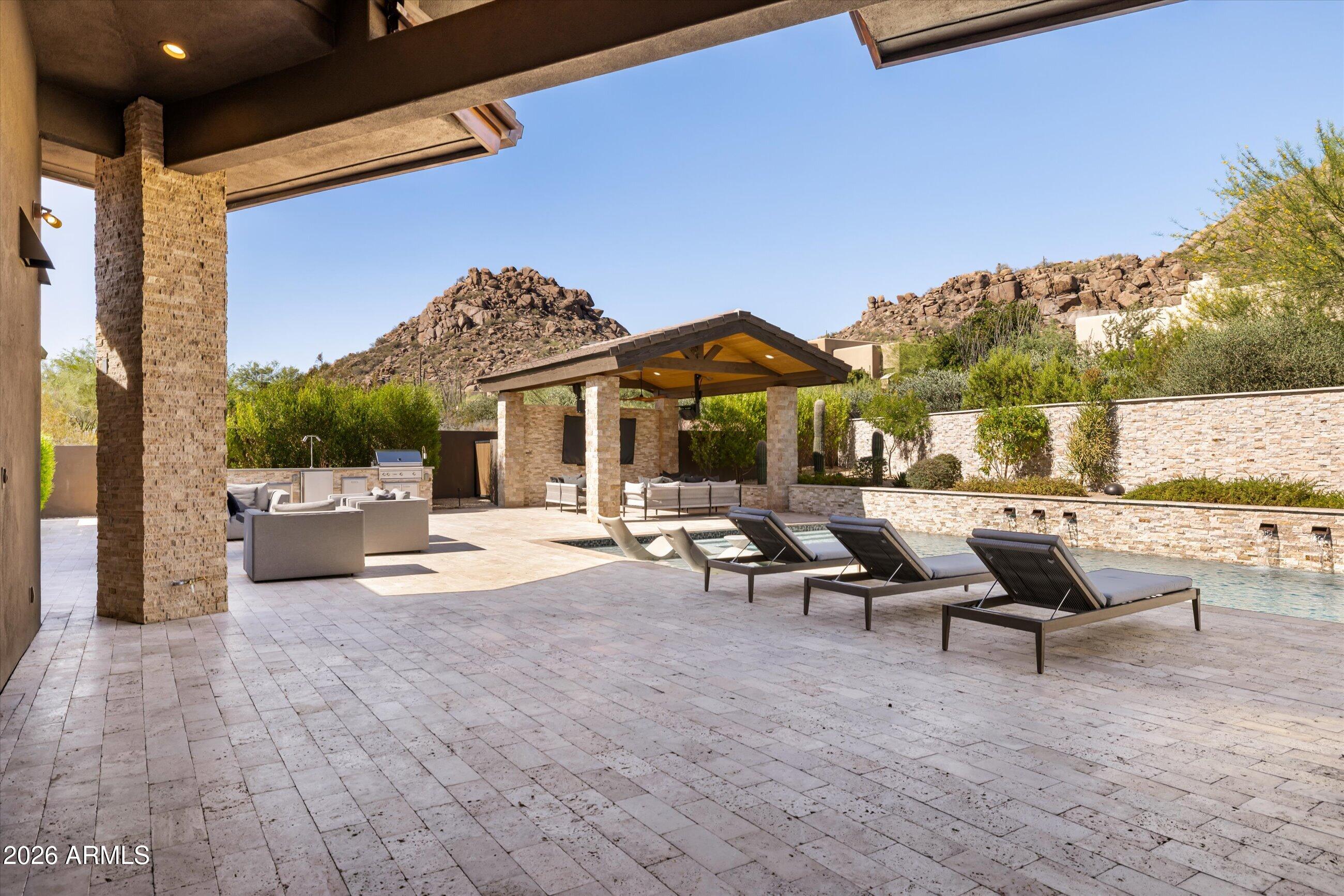 ESTANCIA - Residential