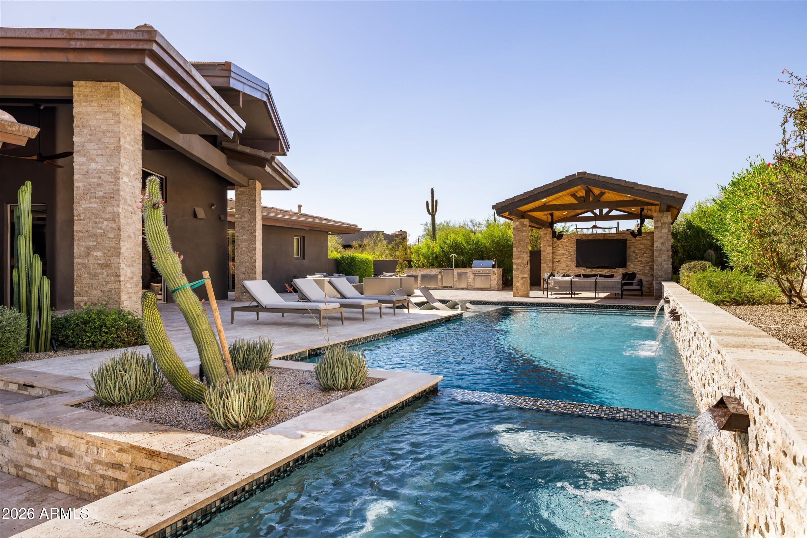 ESTANCIA - Residential
