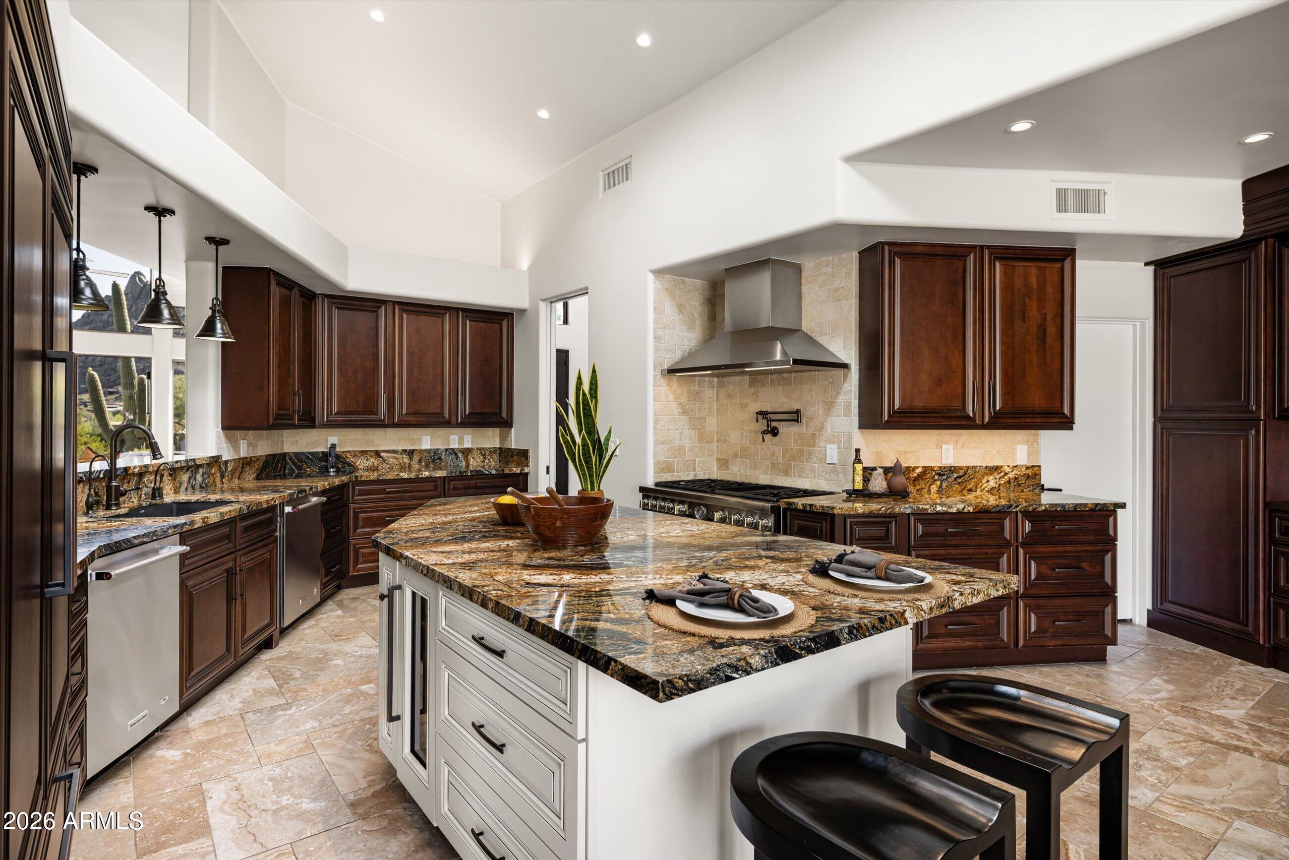ESTANCIA - Residential