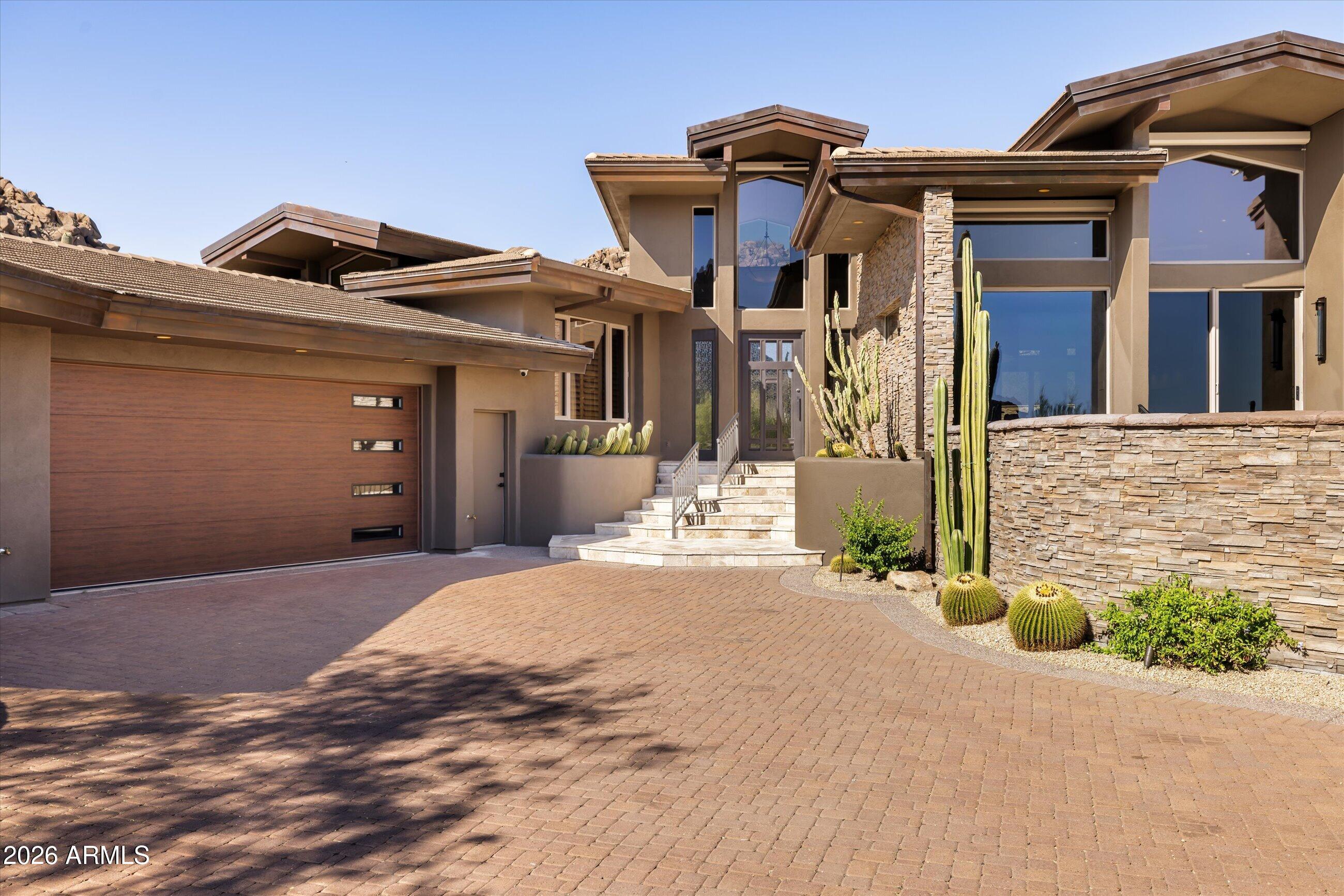 ESTANCIA - Residential
