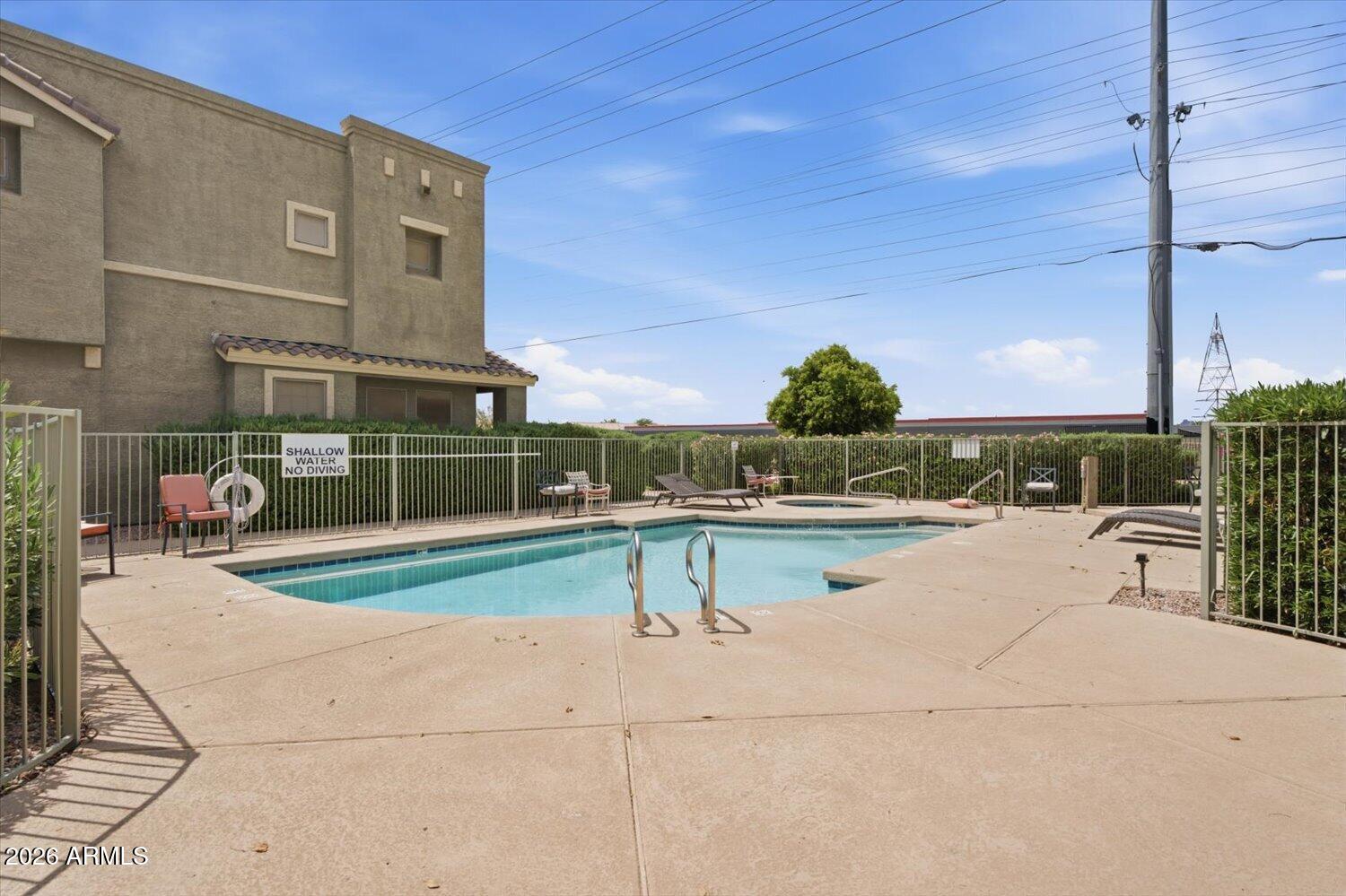 STRADA TOWNHOMES - Residential