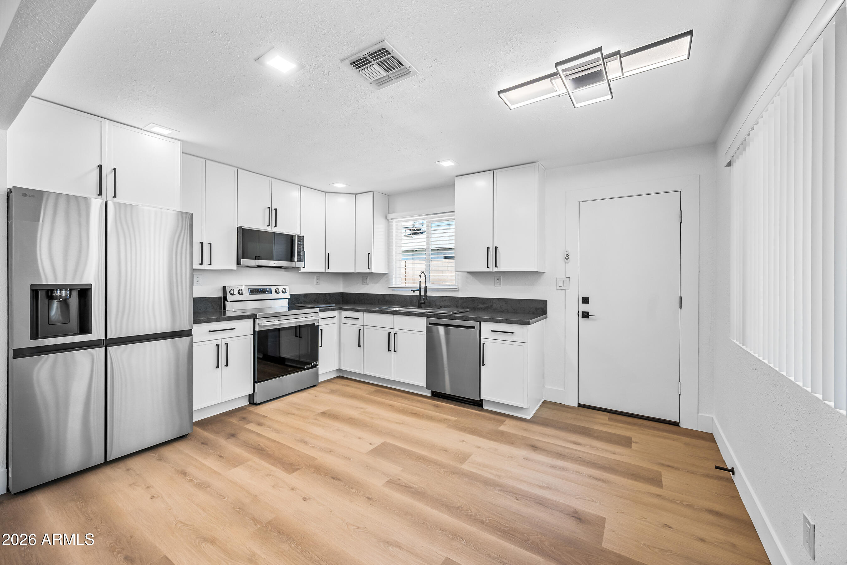 DARLEIGH MANOR - Residential Lease