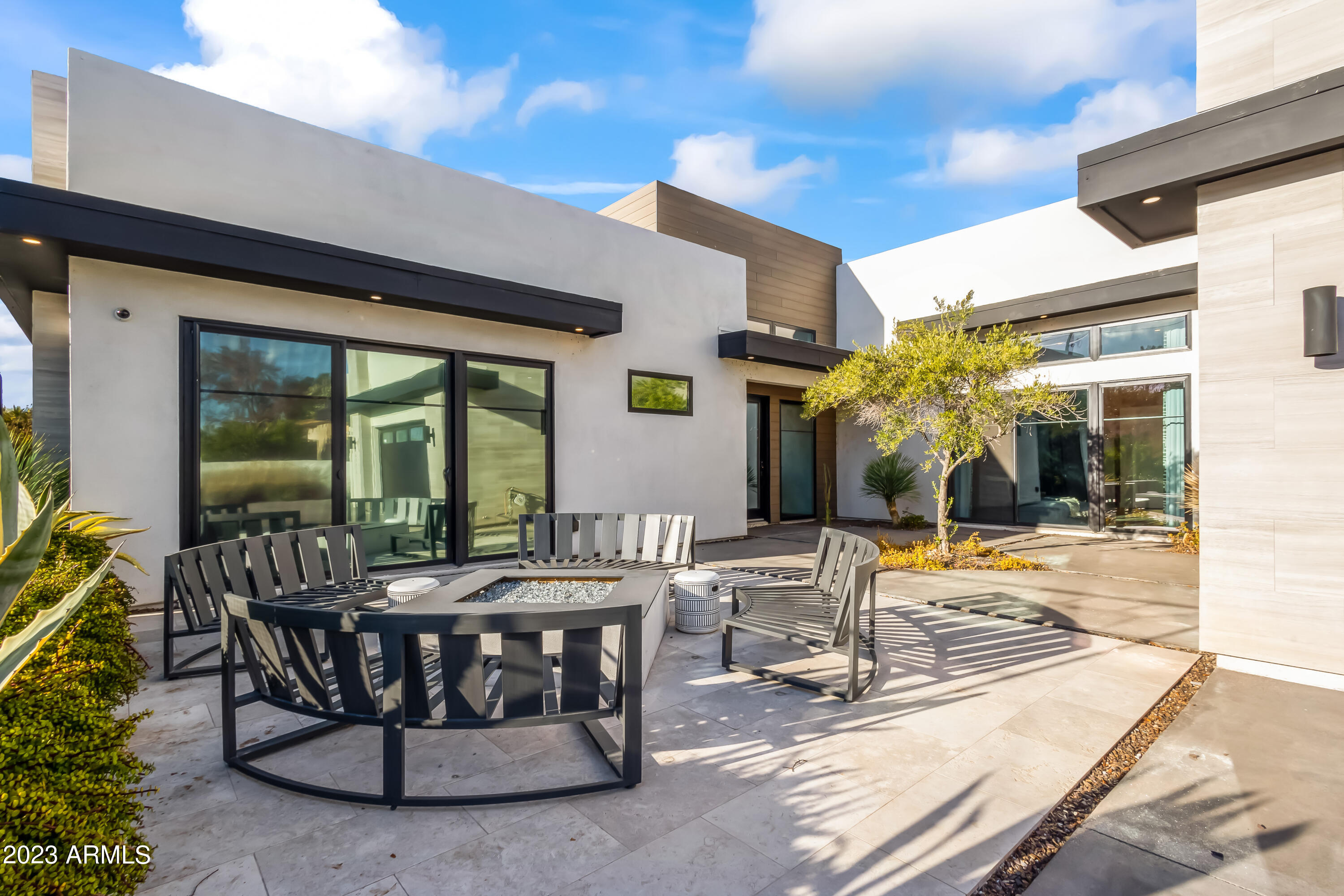 LAFAYETTE VILLA - Residential