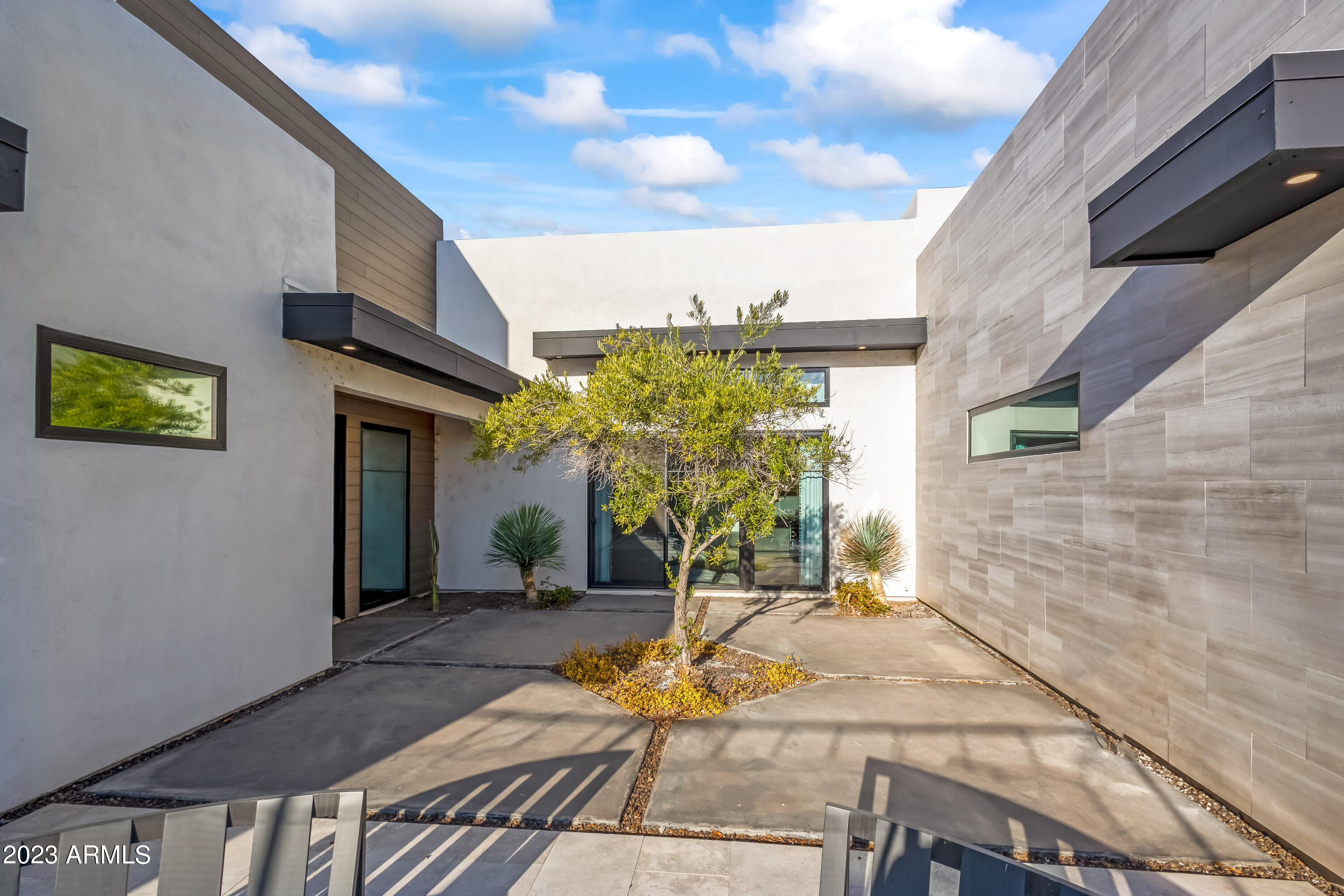 LAFAYETTE VILLA - Residential