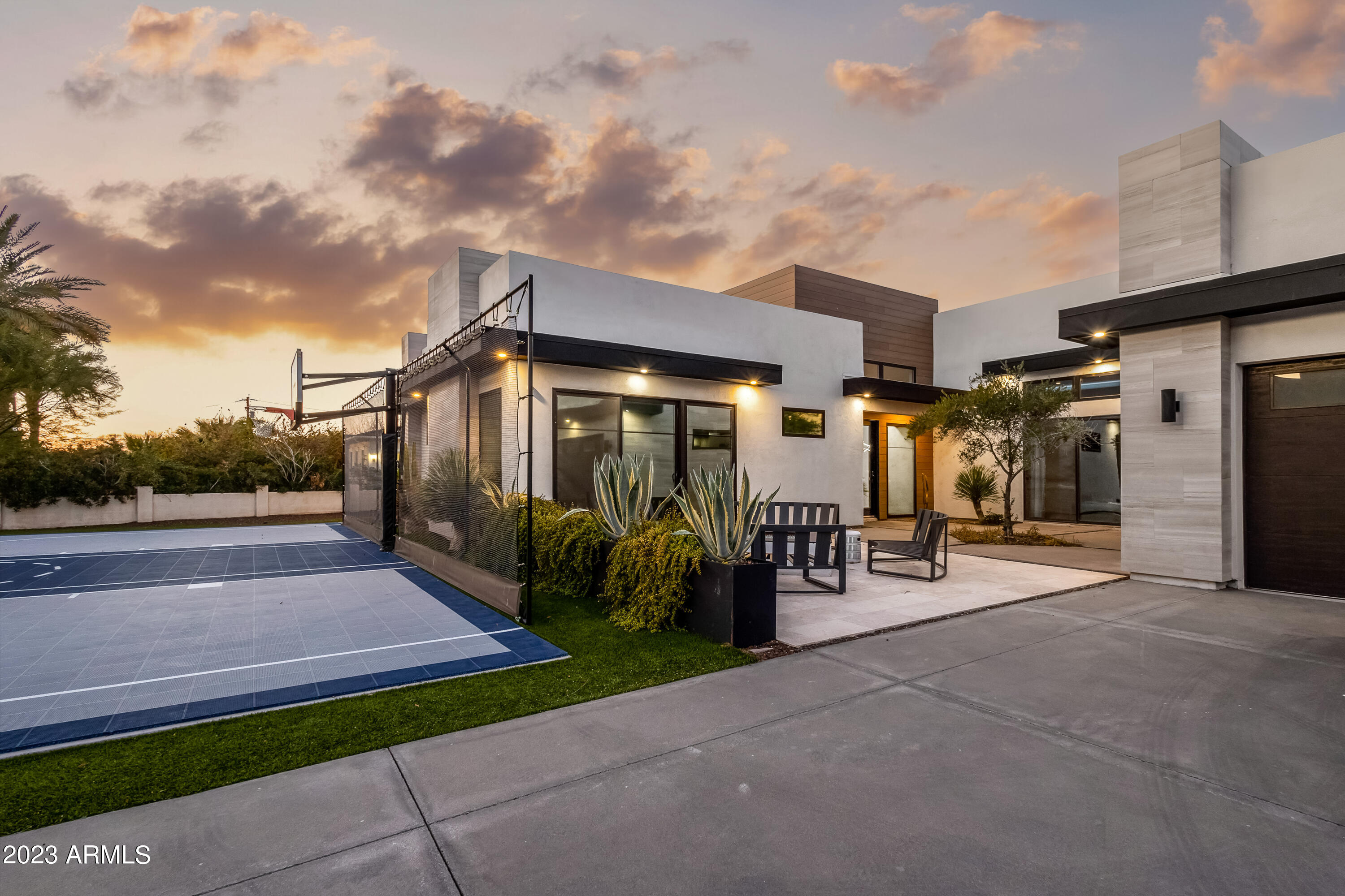 LAFAYETTE VILLA - Residential