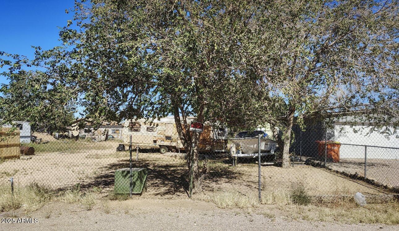 Great infill lot for manufactured or single family property. Utilities available in the area. Convenient in town.