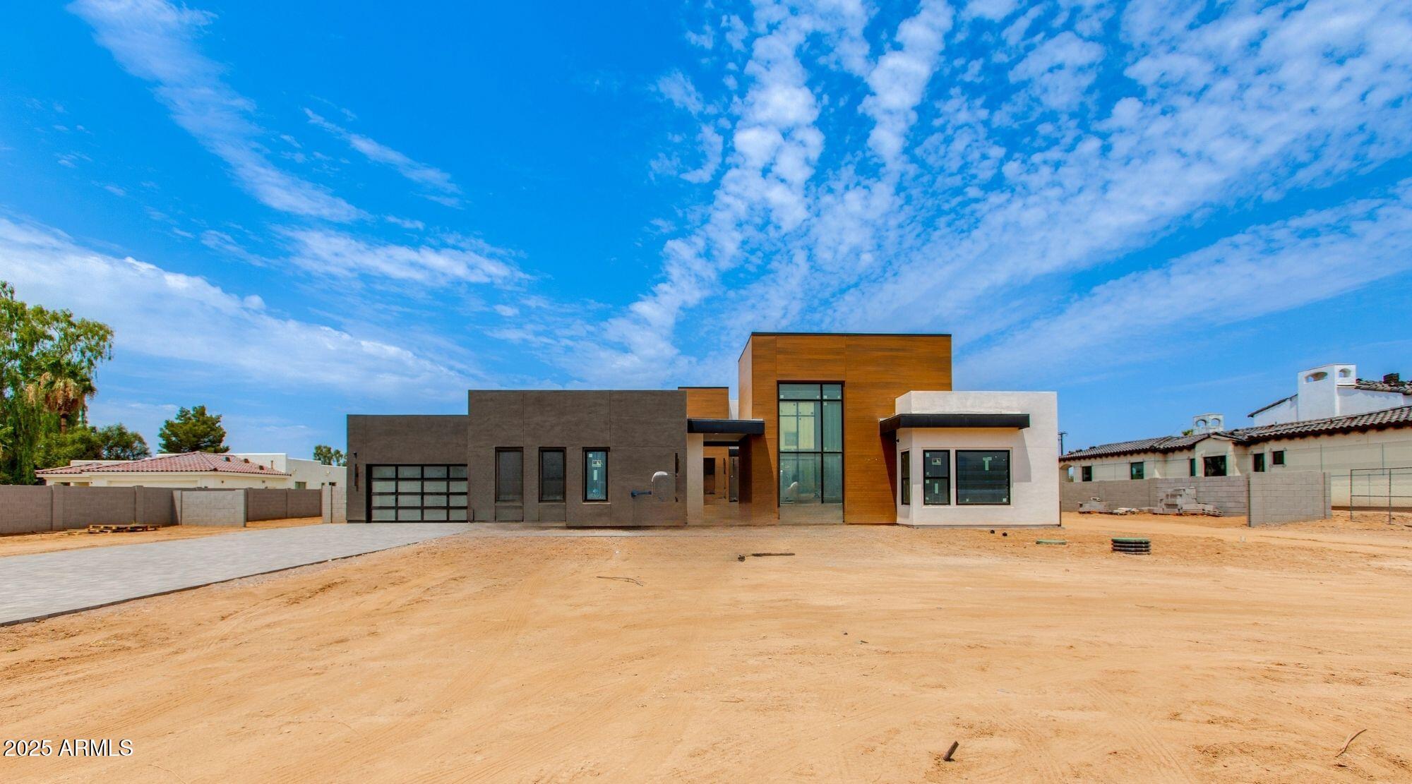 DESERT ESTATES 1 LOTS 1-4, 21-24 - Residential