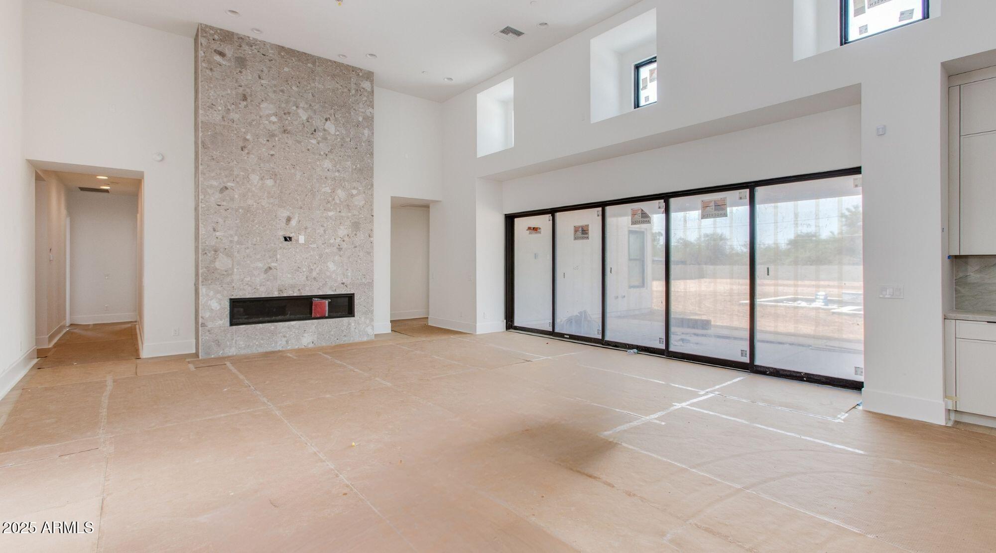 DESERT ESTATES 1 LOTS 1-4, 21-24 - Residential