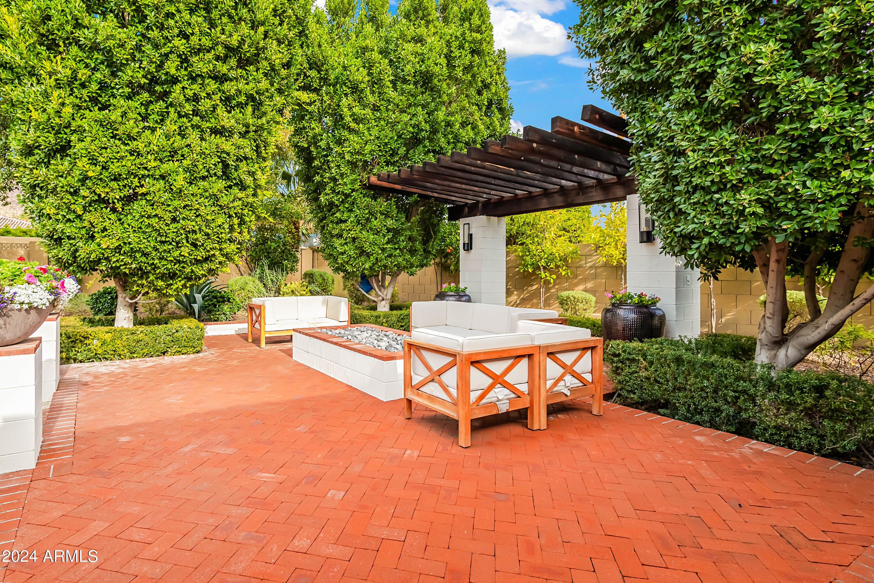 CONTINENTAL GROVES OF ARCADIA - Residential
