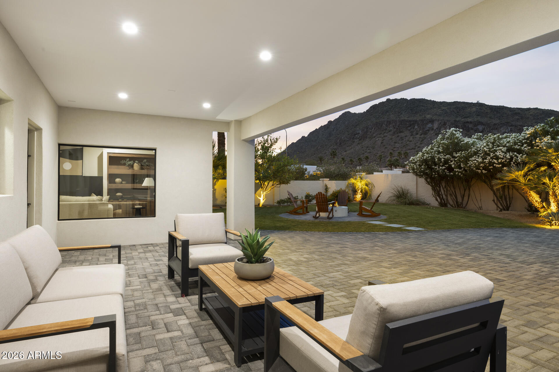 CAMELBACK EAST - Residential